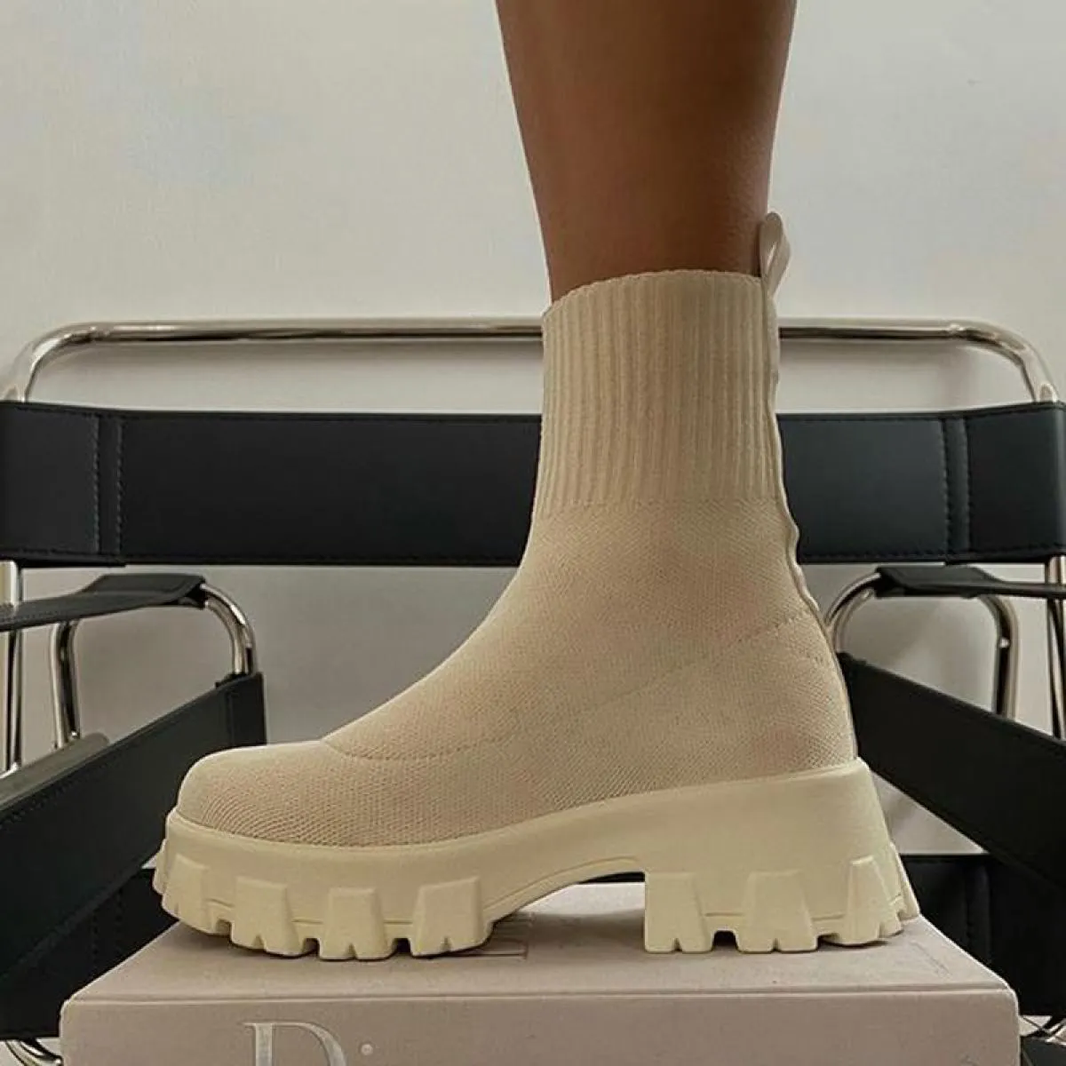 2022 Autunno Inverno Nuovo Paio di Calzini E Calzettoni Scarpe Da Donna Con La Suola Spessa Casual Netto Rosso Lavorato A Maglia