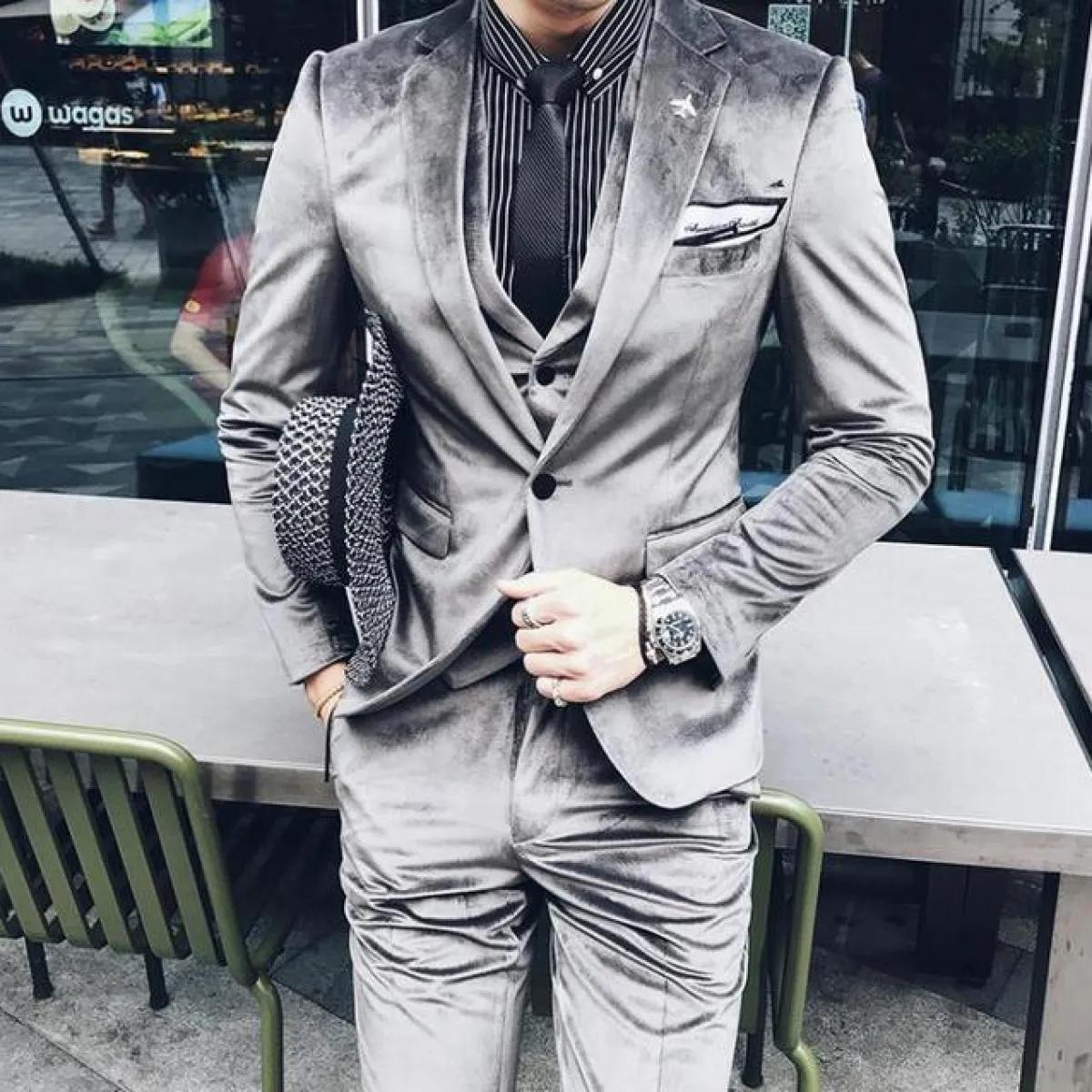 2022 nuovi abiti da uomo in velluto argento alla moda con risvolto dentellato tre pezzi blazer da ballo formale per uomo vendita