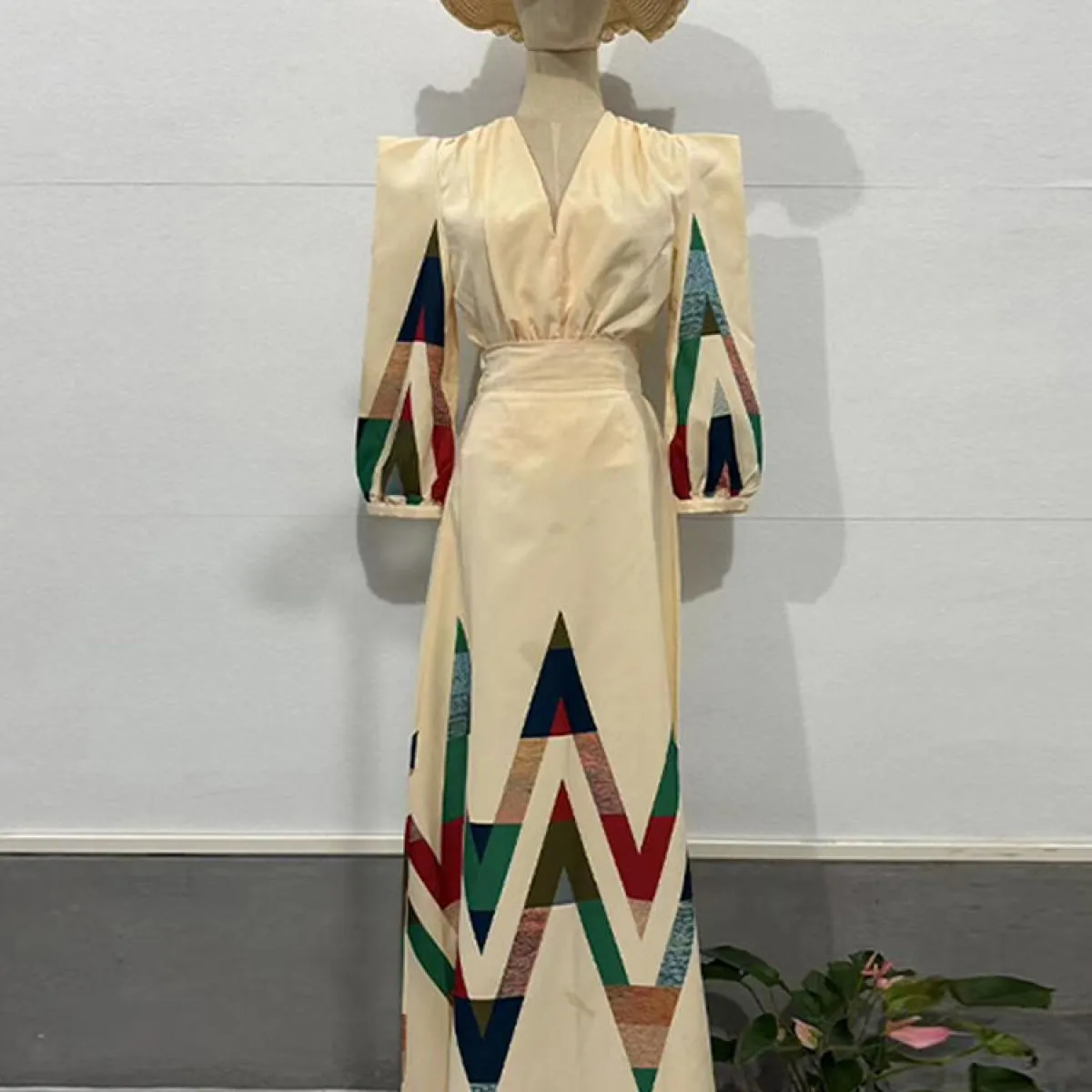 Abito a pieghe stampato vintage abito con spalline manica a sbuffo con scollo a V gonna a vita alta femminile 2024 nuova primave