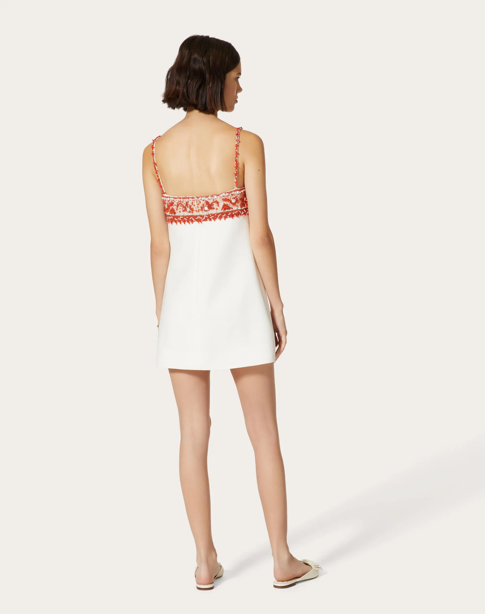 ABITO CORTO IN CREPE COUTURE RICAMATO