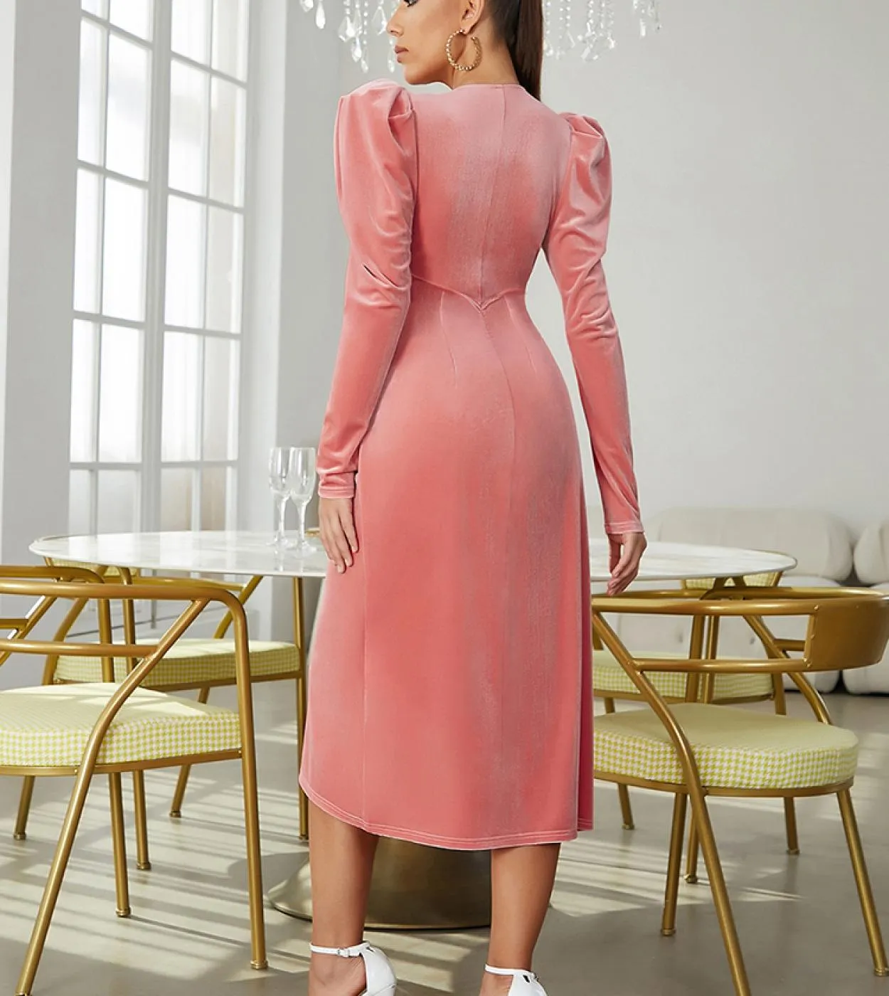 Abito midi a maniche lunghe plissettato con scollo a V Elegante abito aderente con maniche a sbuffo pieghe in velluto rosa Donna