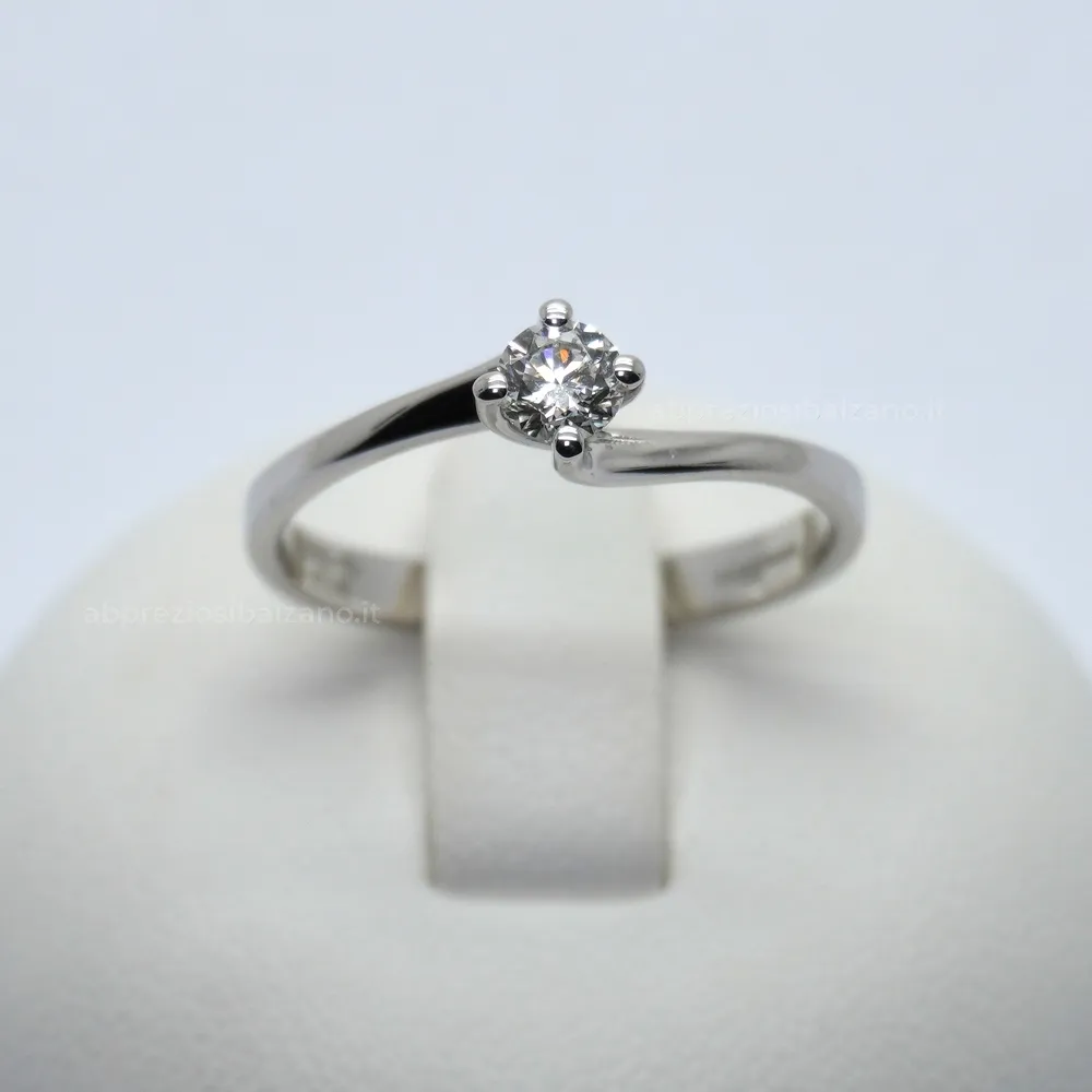 Anello Solitario Valentino in Oro e Diamante 0.52ct Giorgio Visconti