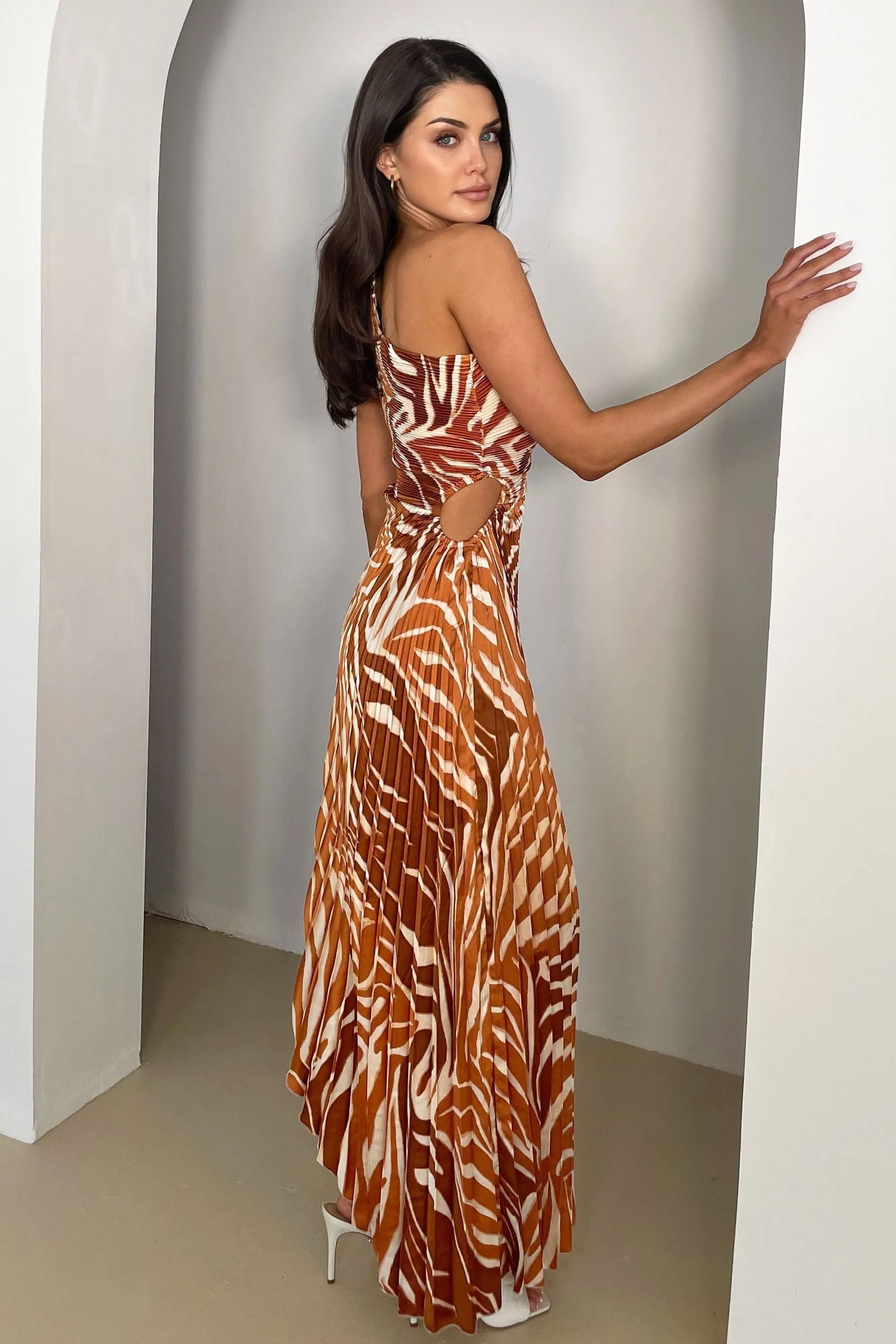AX Paris - Abito midi monospalla con A pieghe cut-out