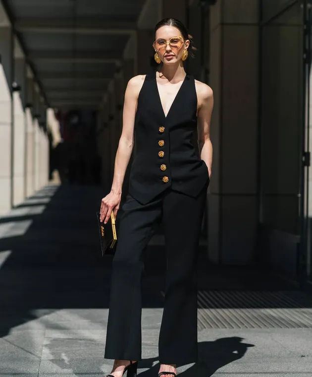 Balmain Pantaloni a zampa di lana nera CF0PP250WB86
