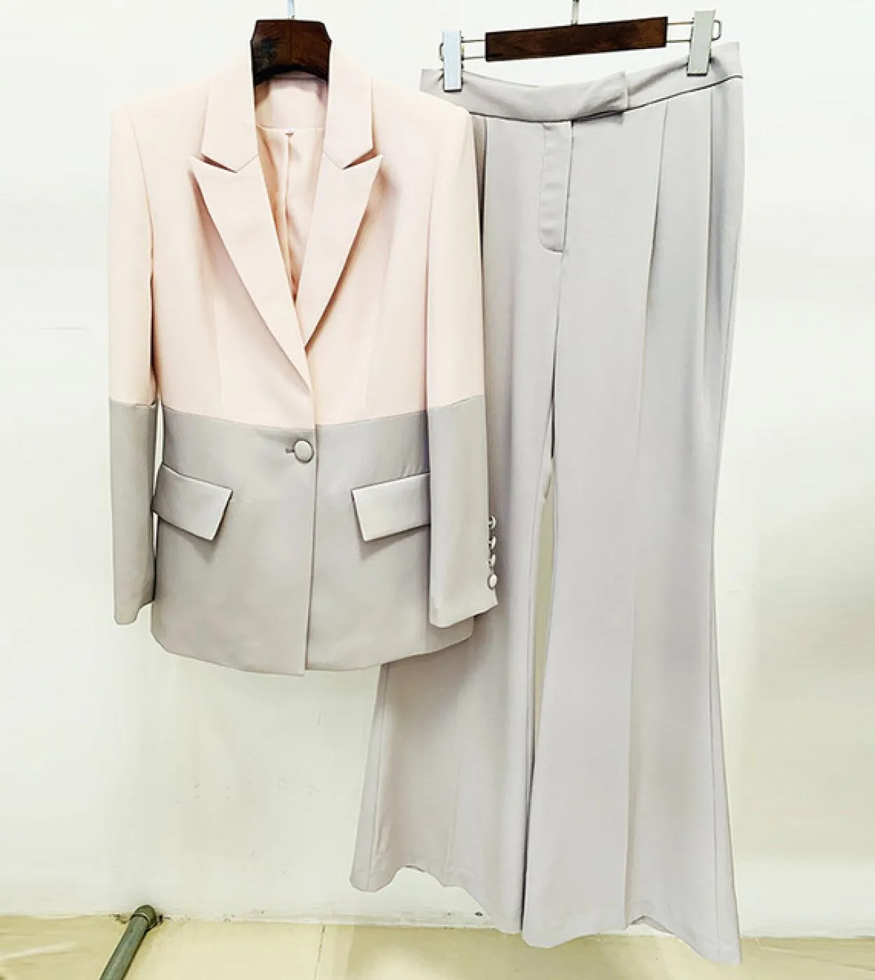 Blazer Tailleur pantalone Completi a due pezzi Donna Pantaloni a zampa con un bottone con cuciture rosa e grigie Set di pantalon