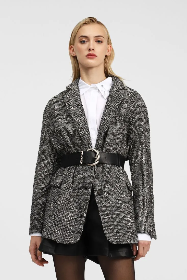  Blazer with buttons and pockets    