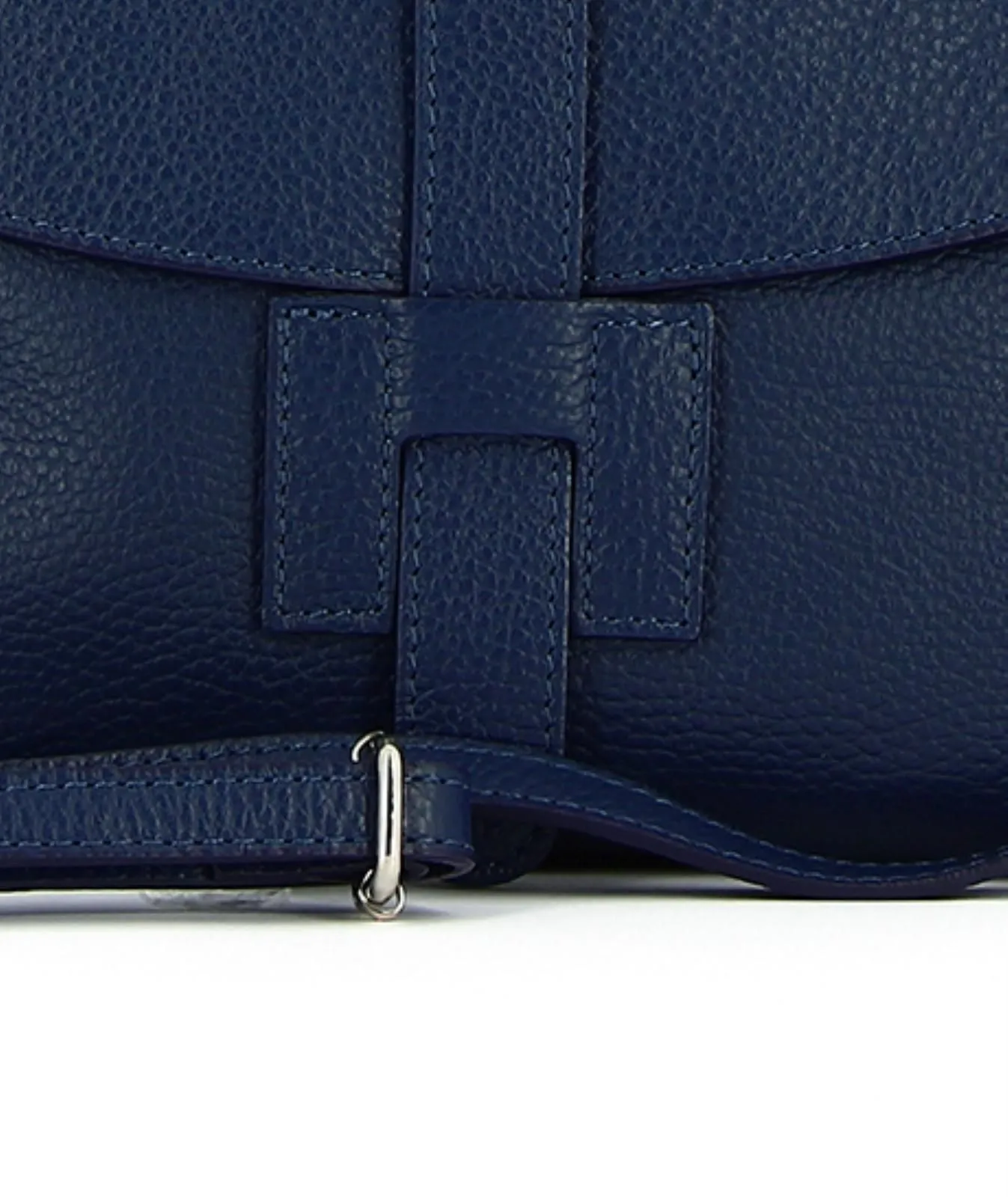 Borsa blu in pelle con tracolla e zip posteriore