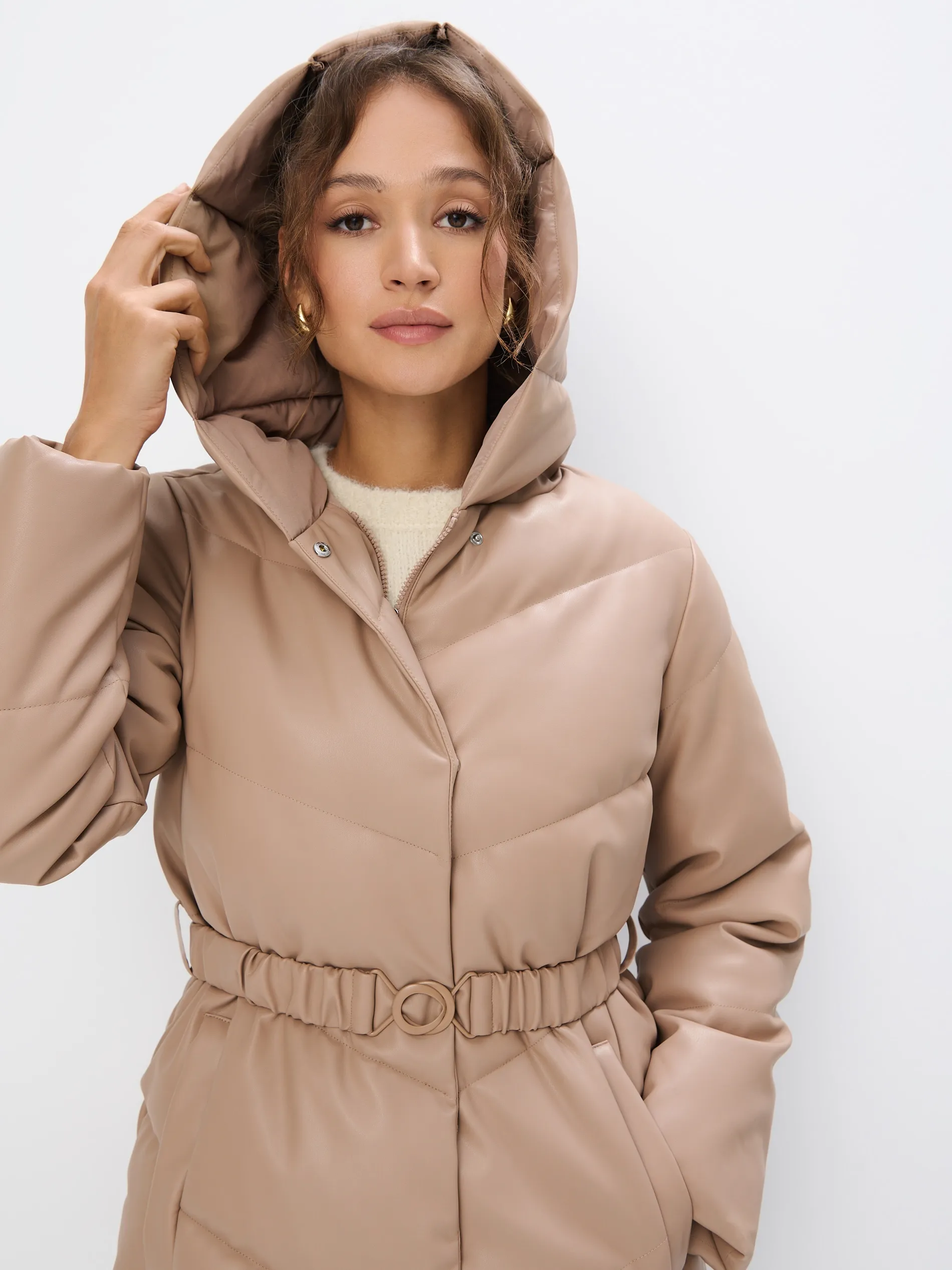 Cappotto con cintura in vita
