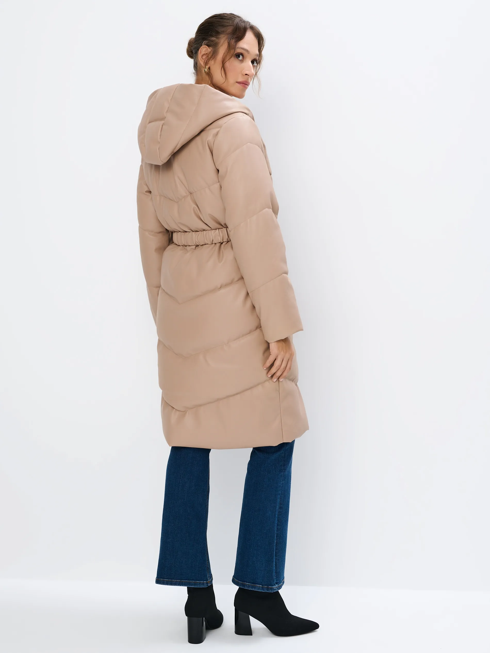 Cappotto con cintura in vita