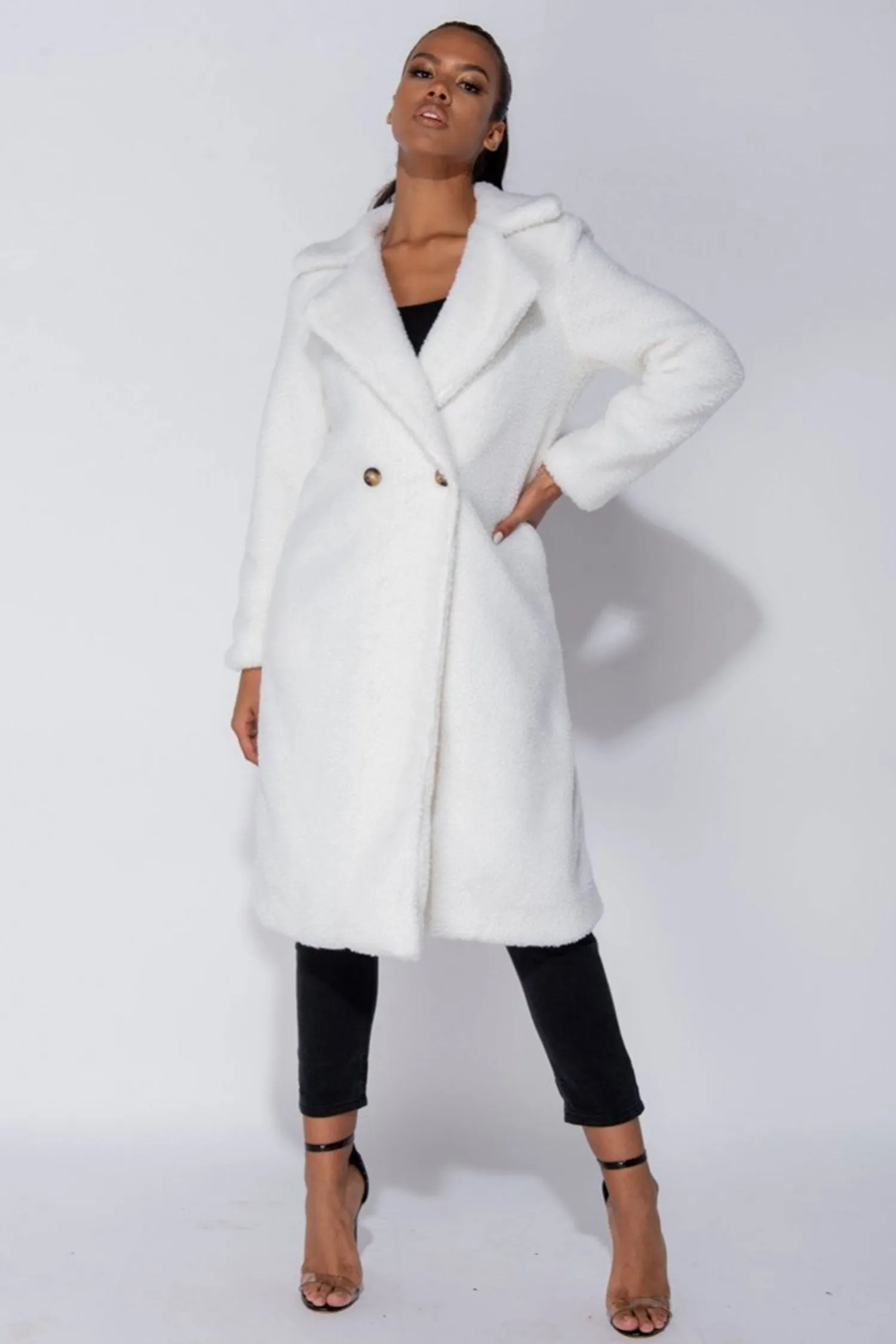 Cappotto teddy beige lungo con tasche