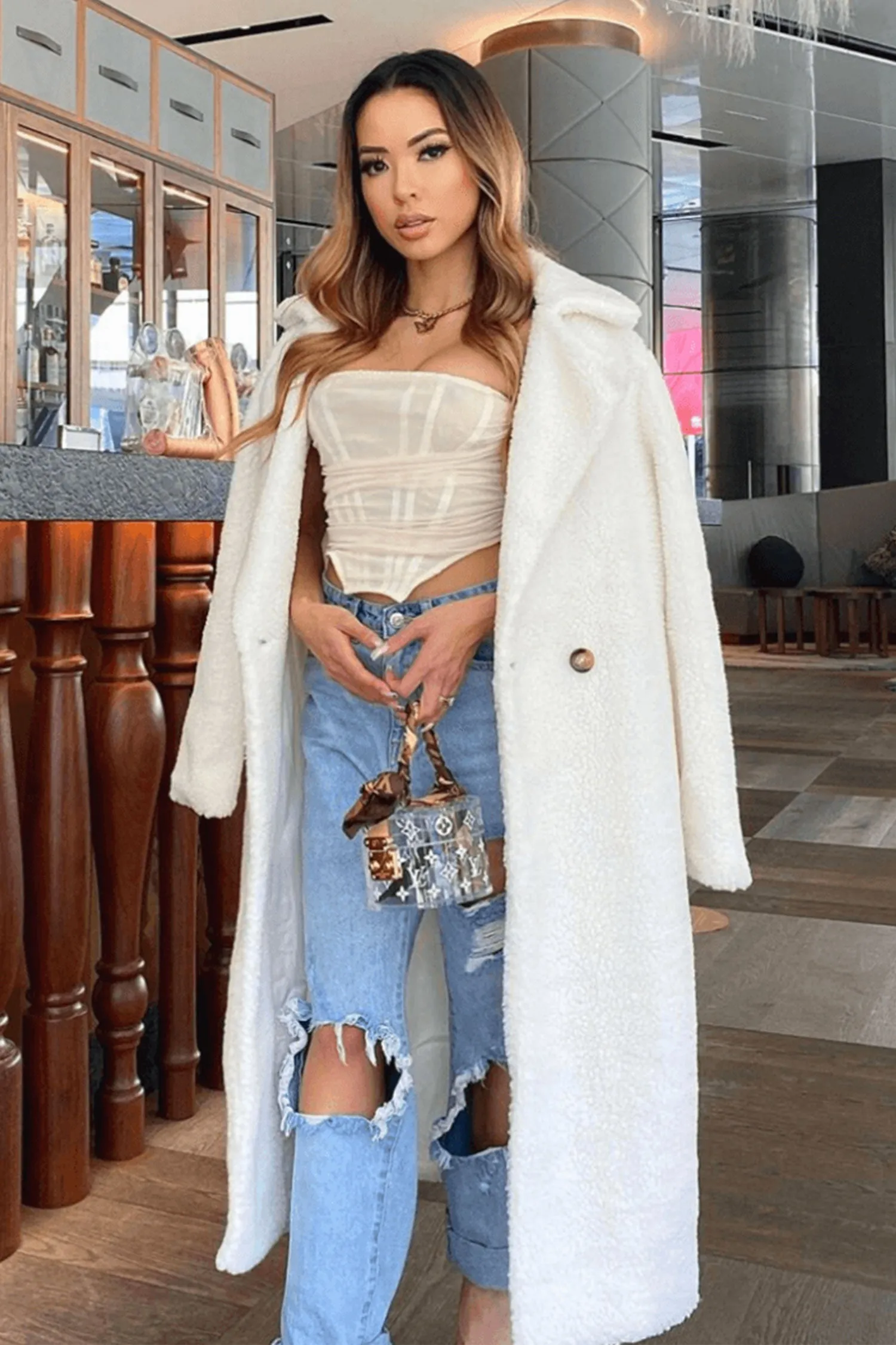 Cappotto teddy beige lungo con tasche