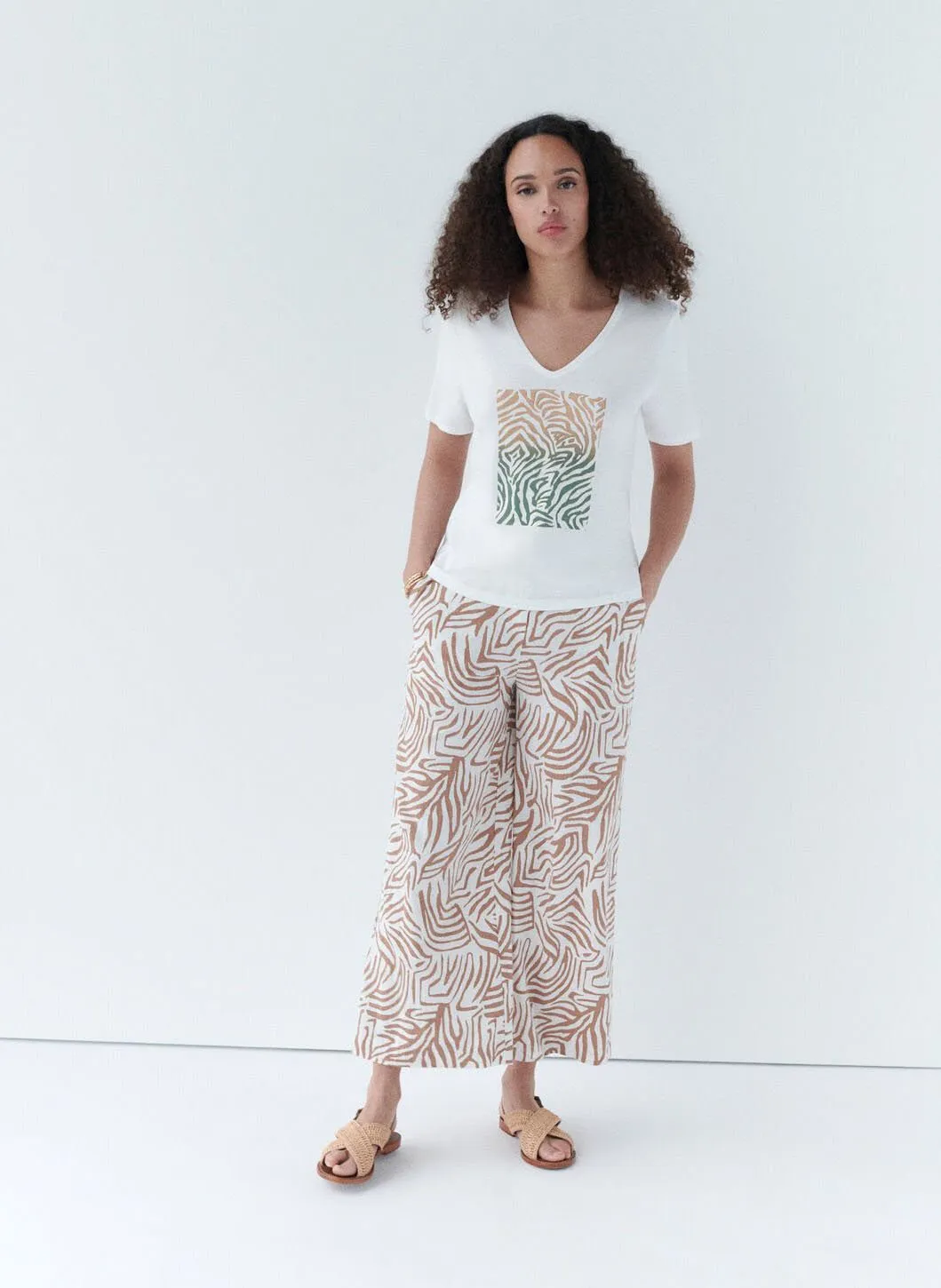  CAROLL   TLYDIA - T-shirt dritta scollo tondo in misto cotone | Beige