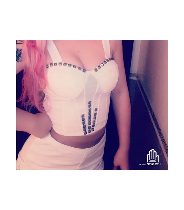 Crop Top Studs - Dream Shop