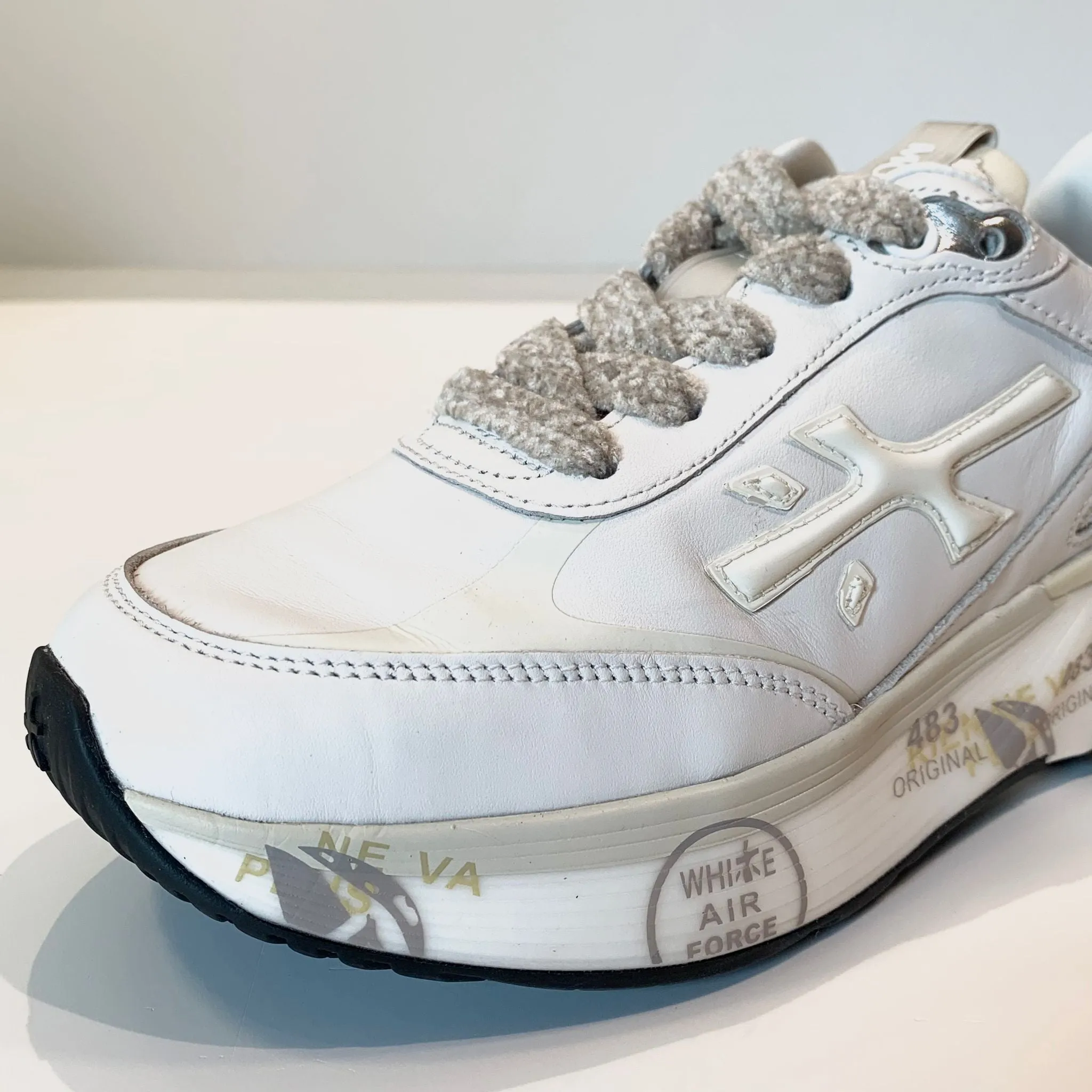 DW-Moerun-D 6989 White Woman  
