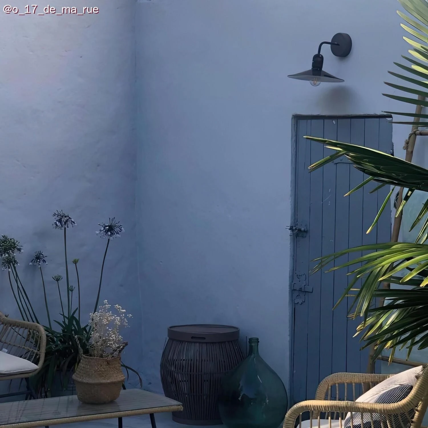 Fermaluce EIVA con estensione a L, paralume Swing e portalampada IP65 waterproof