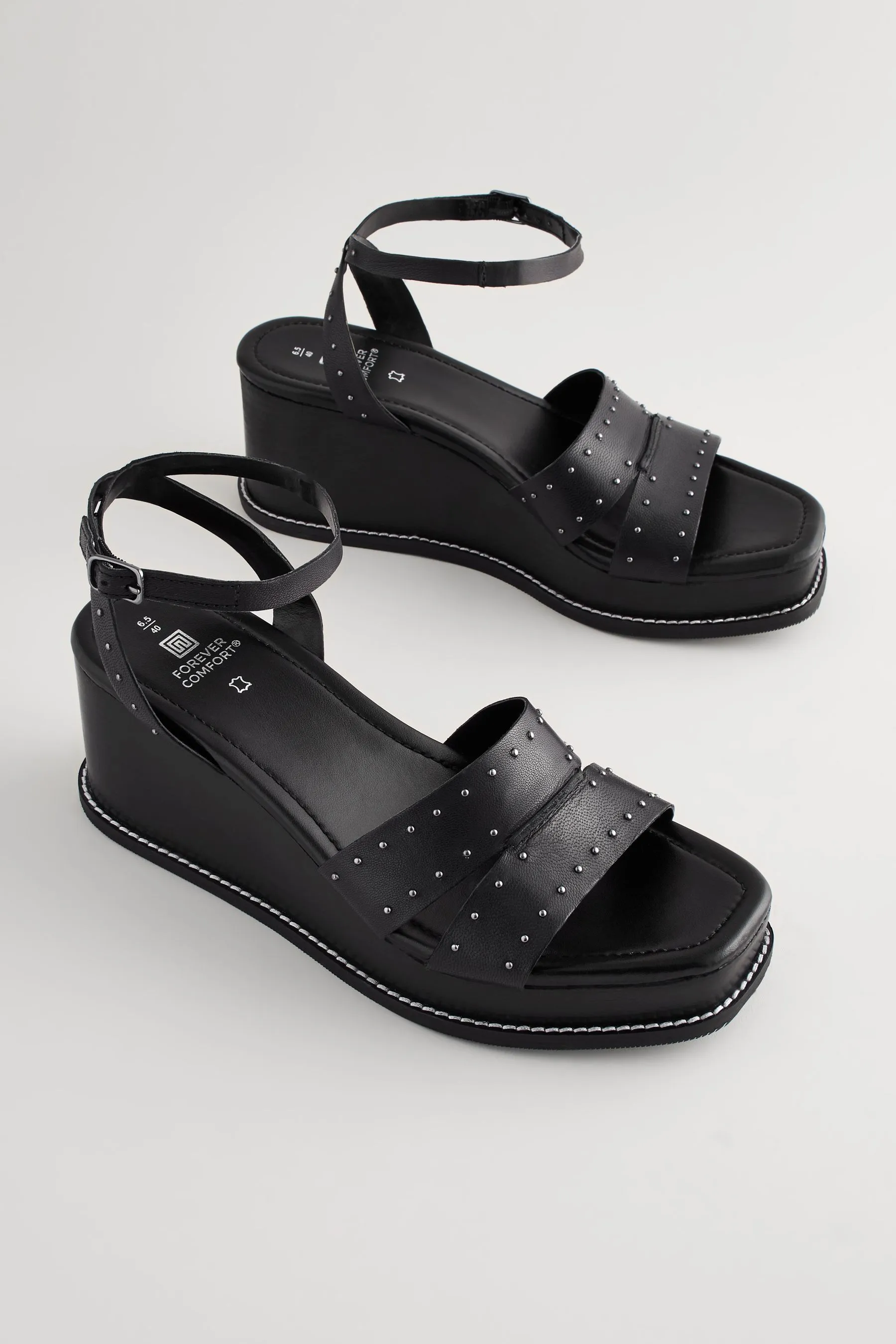 Forever Comfort - Zeppe in pelle con borchie
