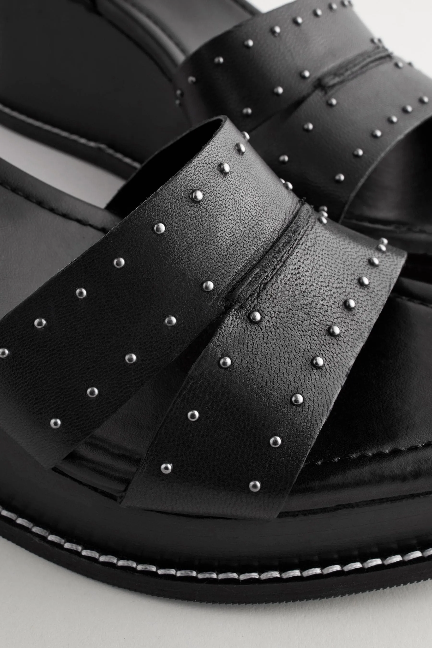 Forever Comfort - Zeppe in pelle con borchie