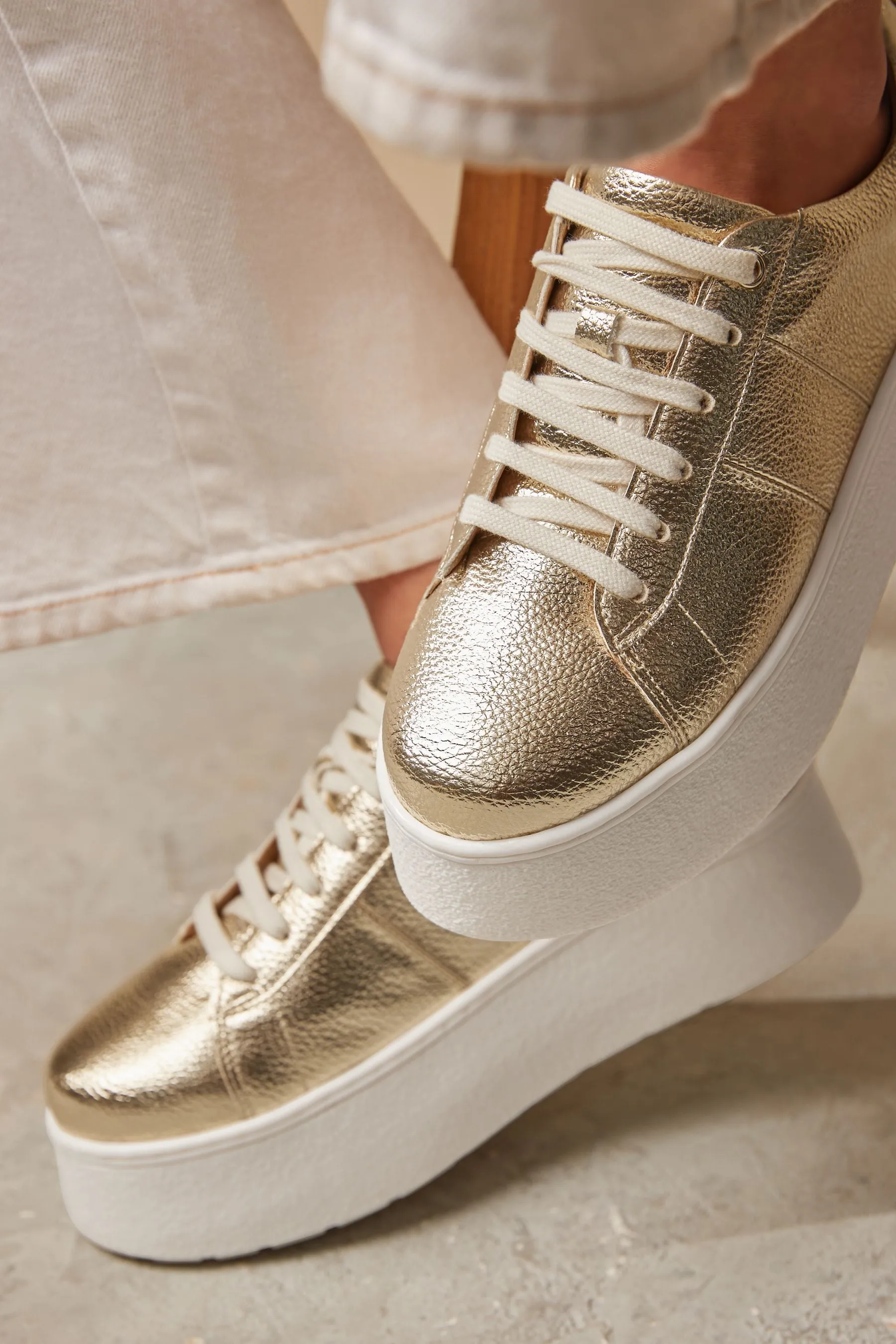 Forever Comfort® - Scarpe da ginnastica stringate con suola spessa