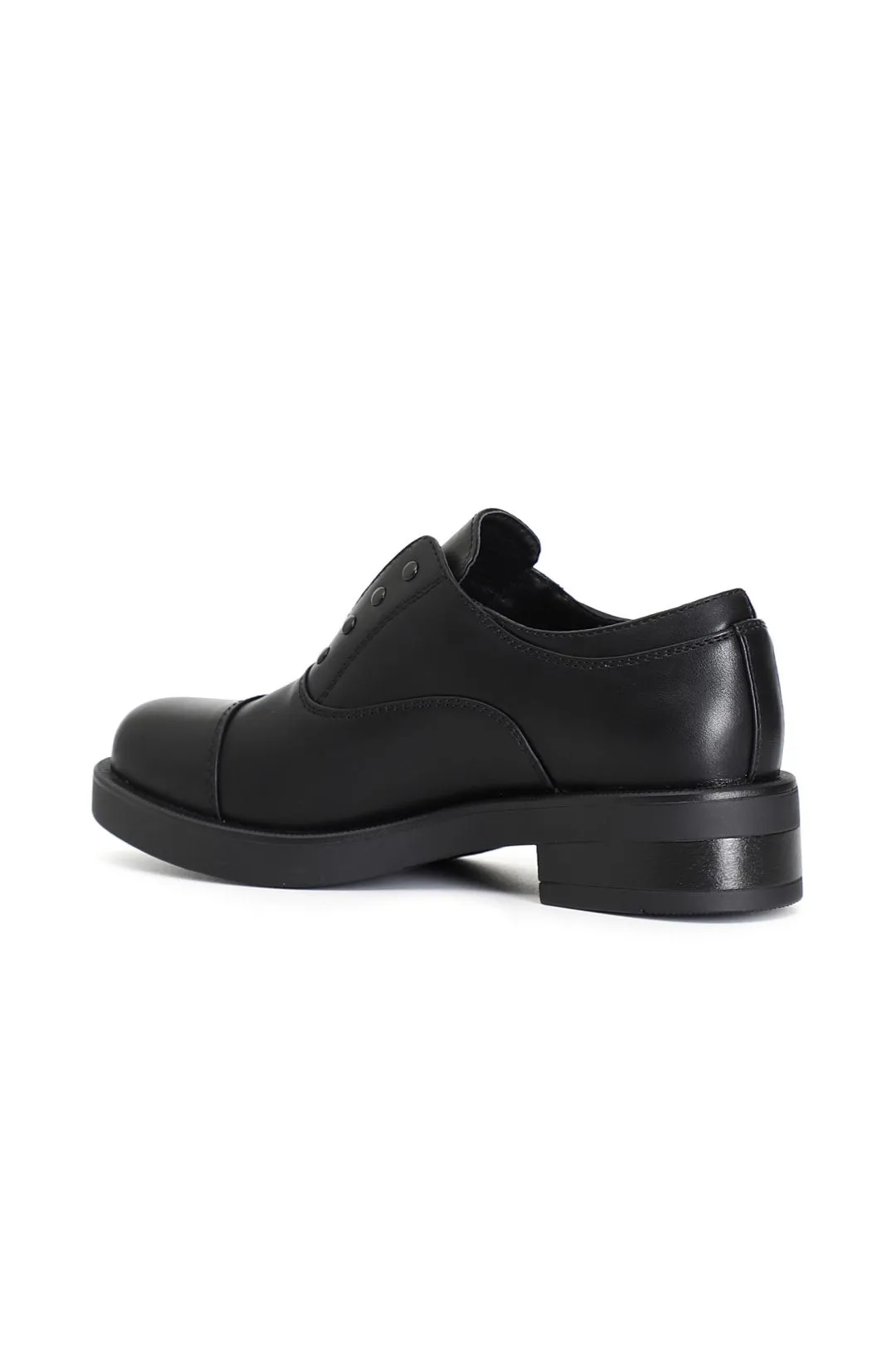 francesina in similpelle con borchie nero