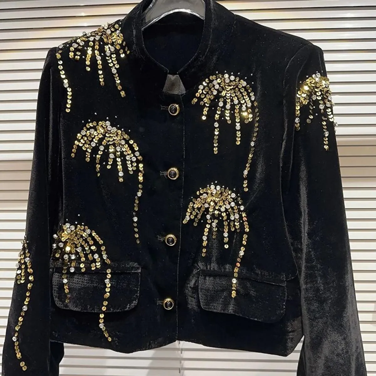 Giacca corta da donna con collo in piedi in velluto con motivo fuochi d'artificio con paillettes di High Street 2023 del nuoviss