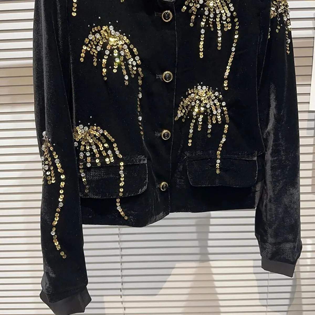 Giacca corta da donna con collo in piedi in velluto con motivo fuochi d'artificio con paillettes di High Street 2023 del nuoviss