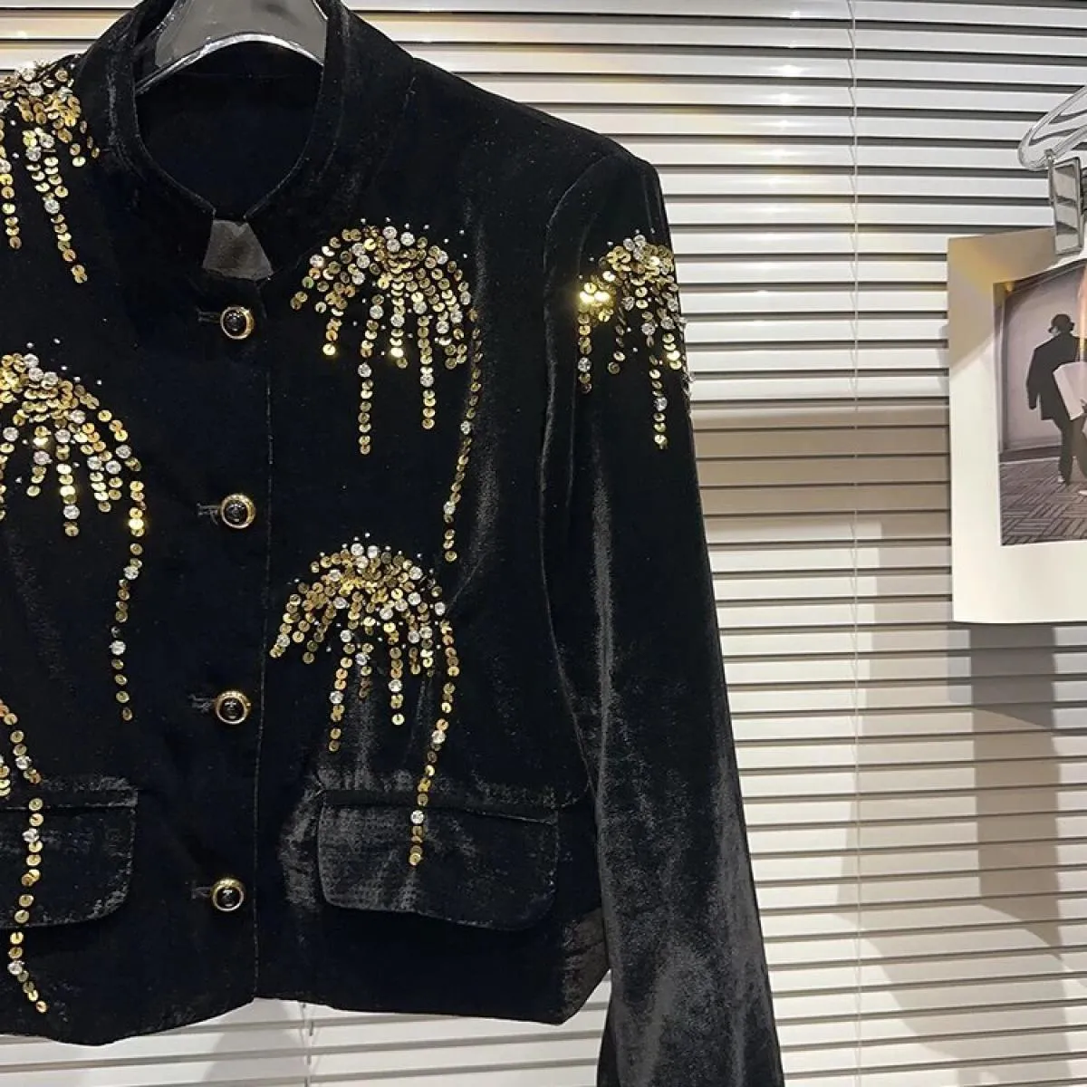 Giacca corta da donna con collo in piedi in velluto con motivo fuochi d'artificio con paillettes di High Street 2023 del nuoviss
