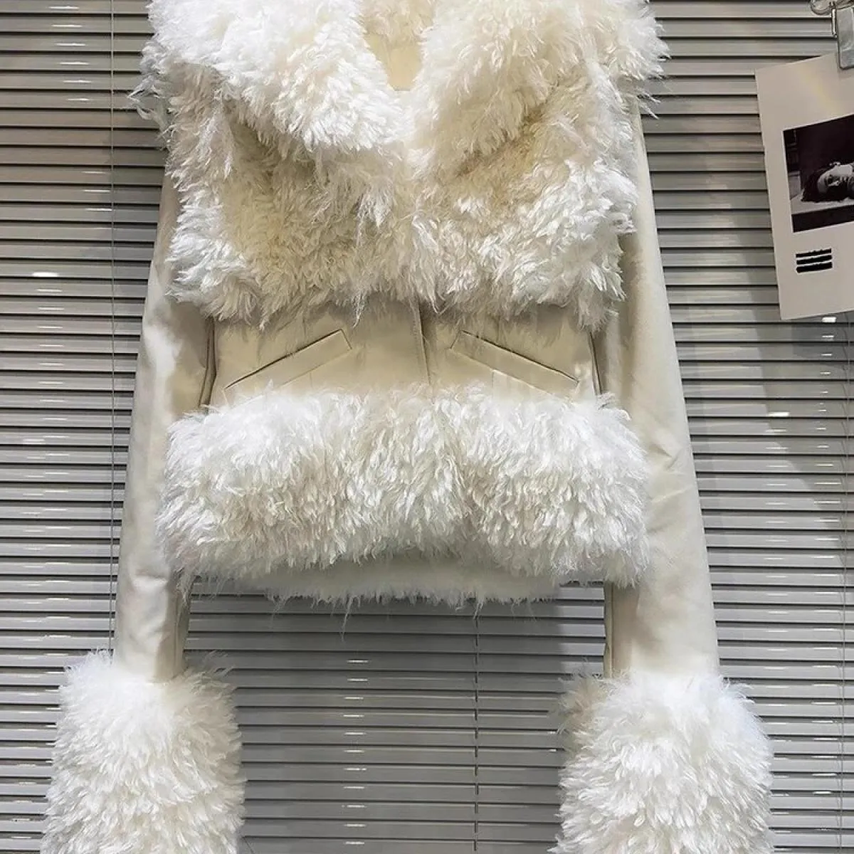 Giacca da donna in pelle patchwork in pelliccia di agnello più nuova di High Street 2023
