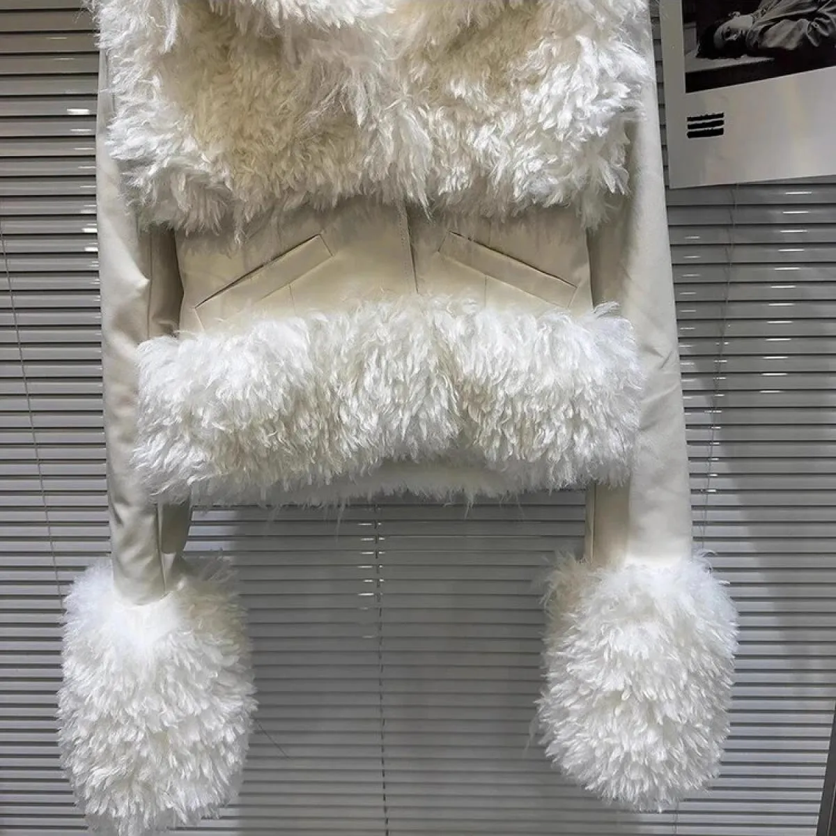 Giacca da donna in pelle patchwork in pelliccia di agnello più nuova di High Street 2023