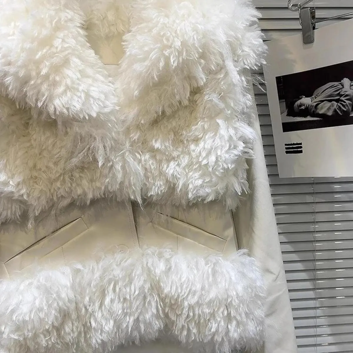 Giacca da donna in pelle patchwork in pelliccia di agnello più nuova di High Street 2023