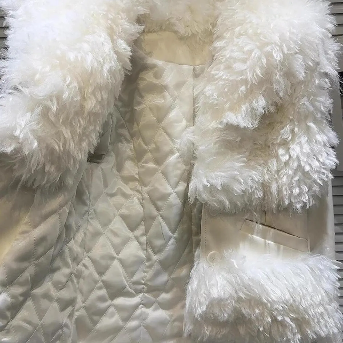 Giacca da donna in pelle patchwork in pelliccia di agnello più nuova di High Street 2023