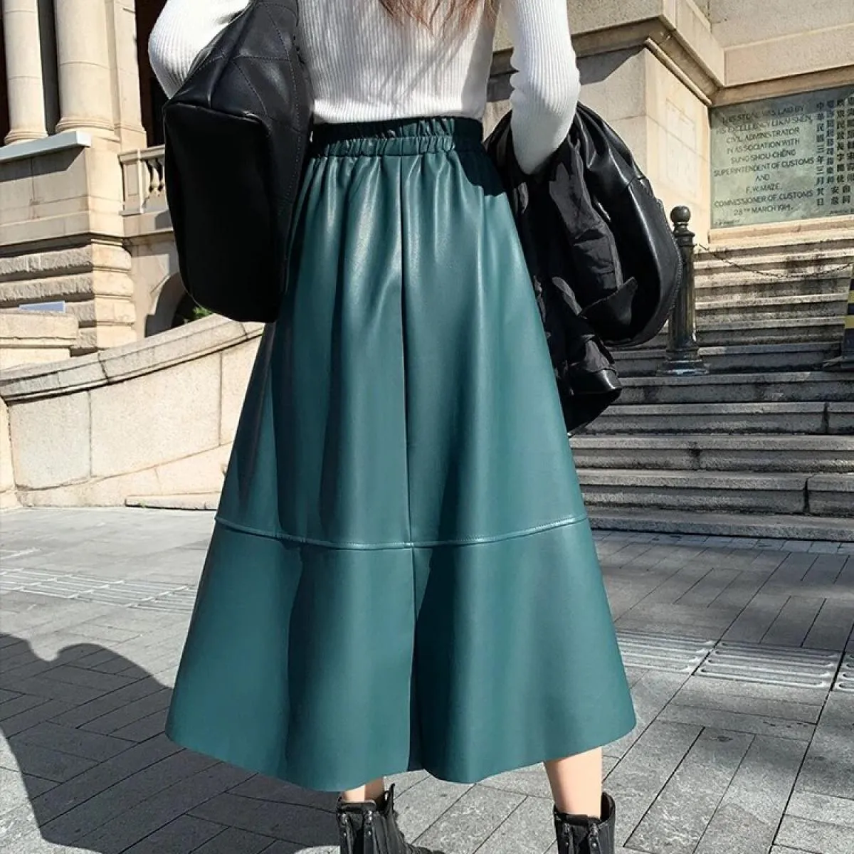 Gonne in pelle Pu 2023 autunno inverno nuova mezza gonna a vita alta sottile elegante morbida gonna ombrello in pelle a linea
