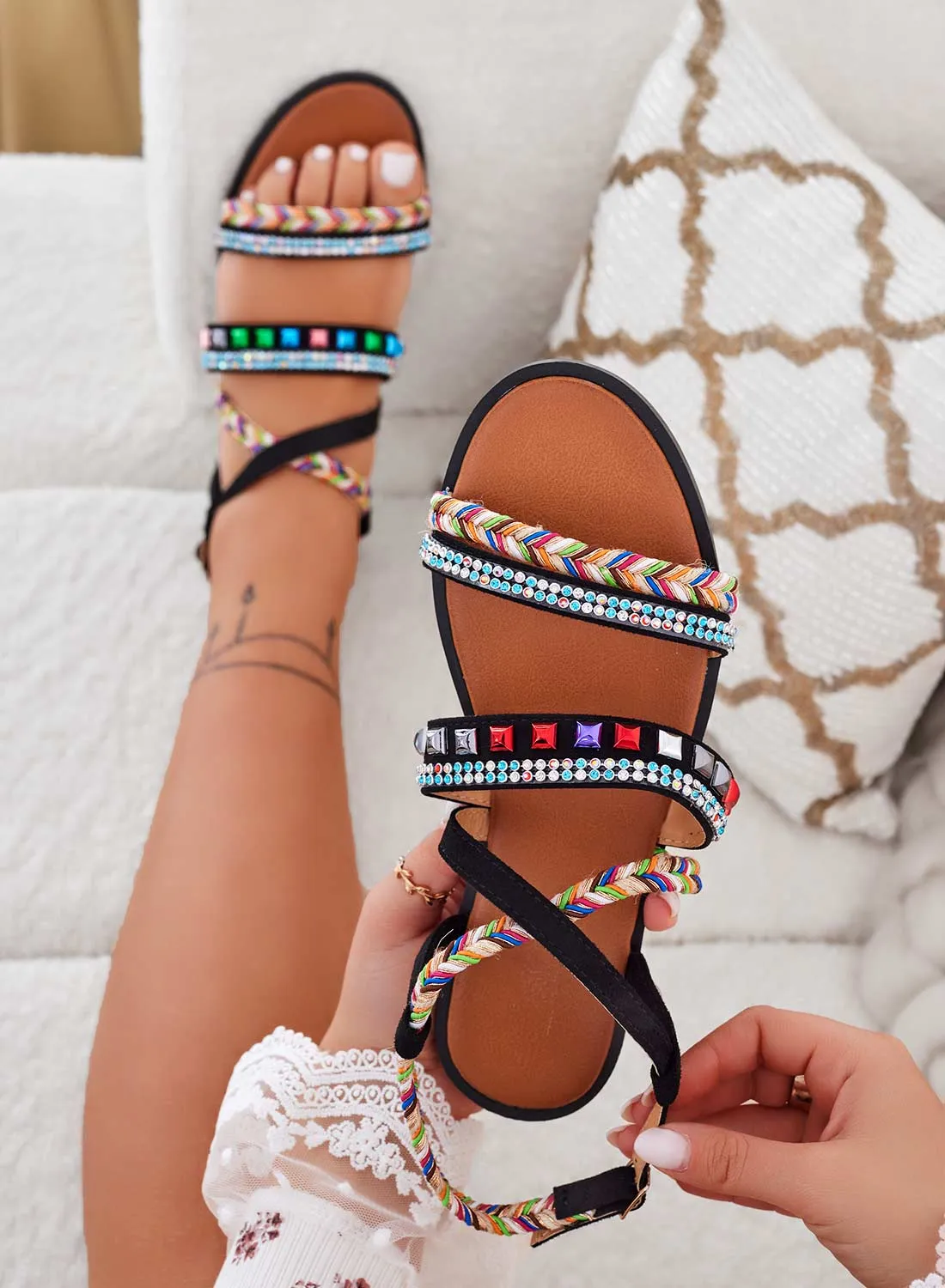 HENRY - Sandali neri bassi con strass e borchie multicolor
