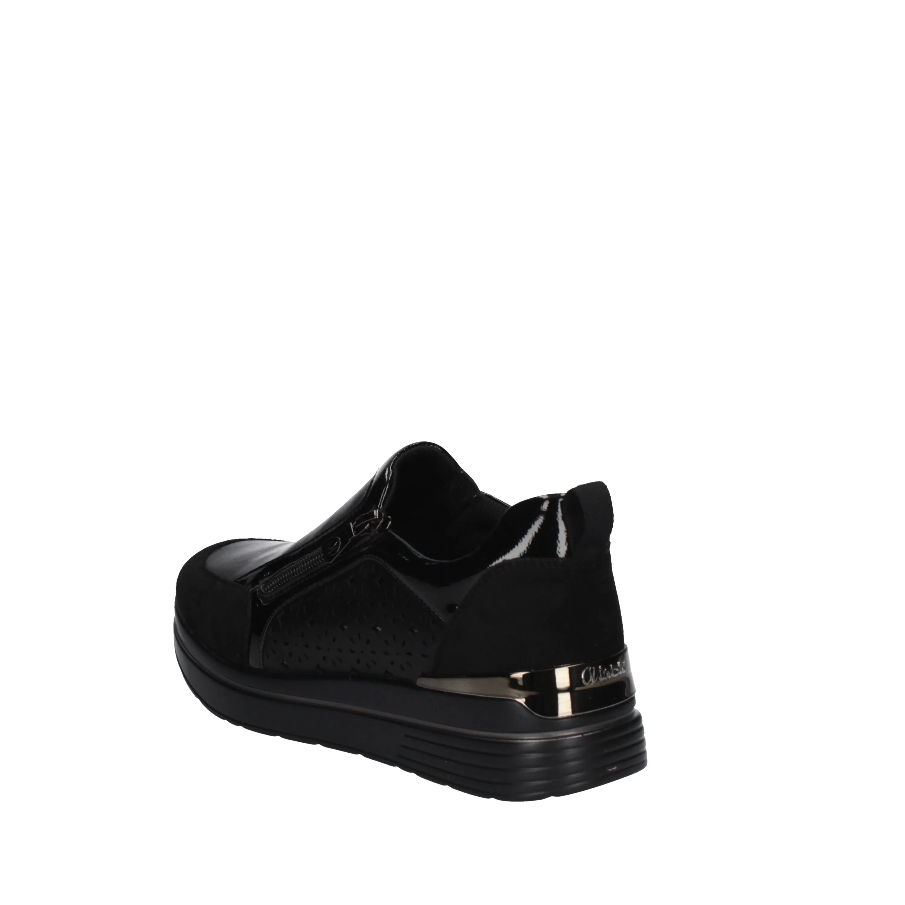 inblu slip on in 389  