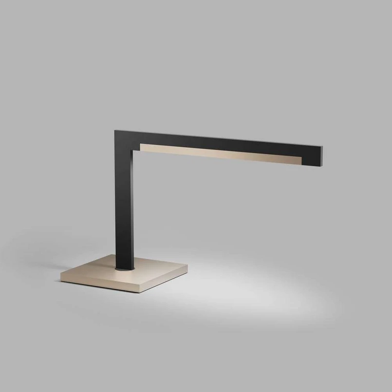 Inlay T2 Linear Lampada da Tavolo Satin Matt Black/Satin Gold - Light-Point | Acquista online