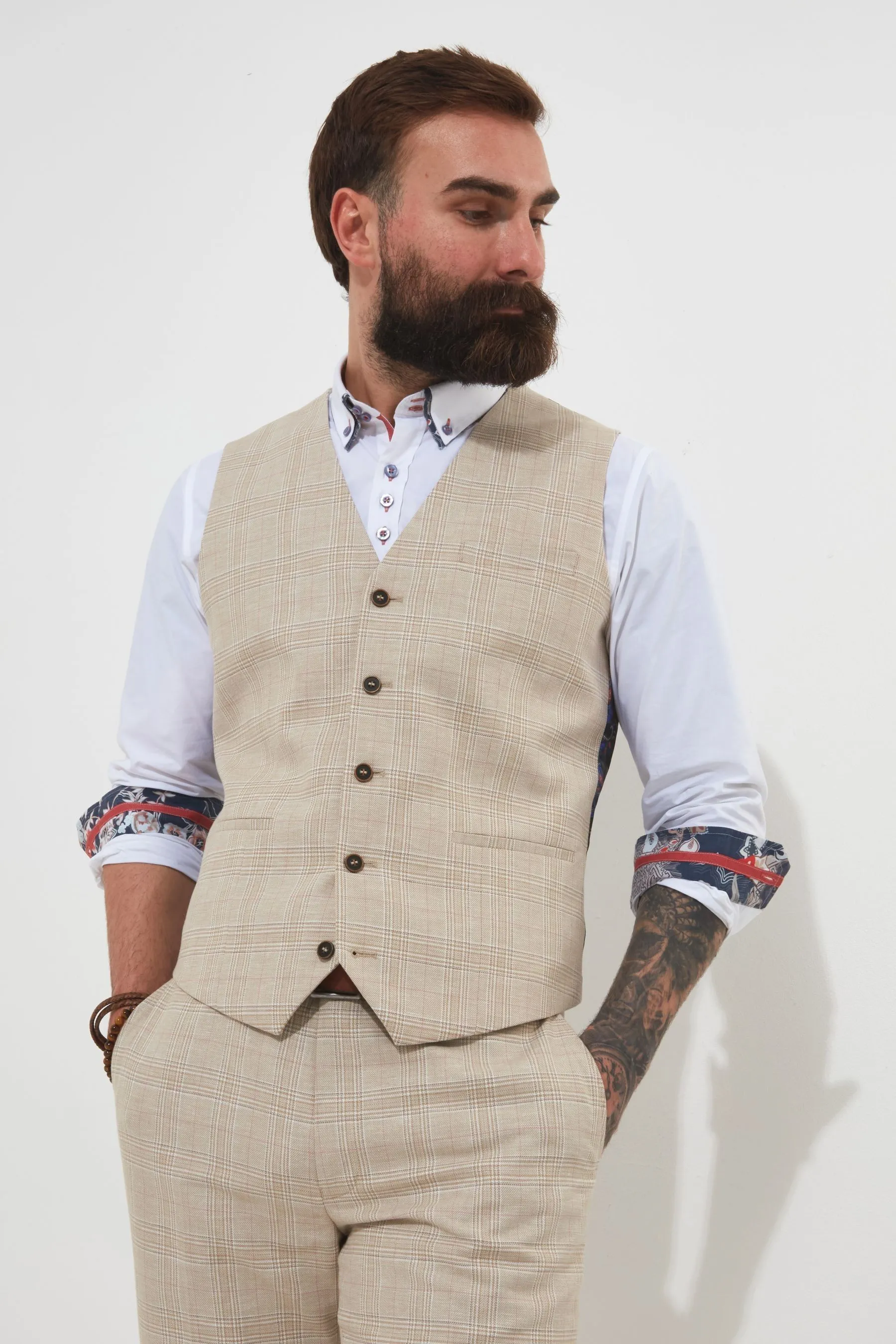 Joe Browns regular  - Cream vestibilità  - A quadri gilet foderato in Satin a contrasto