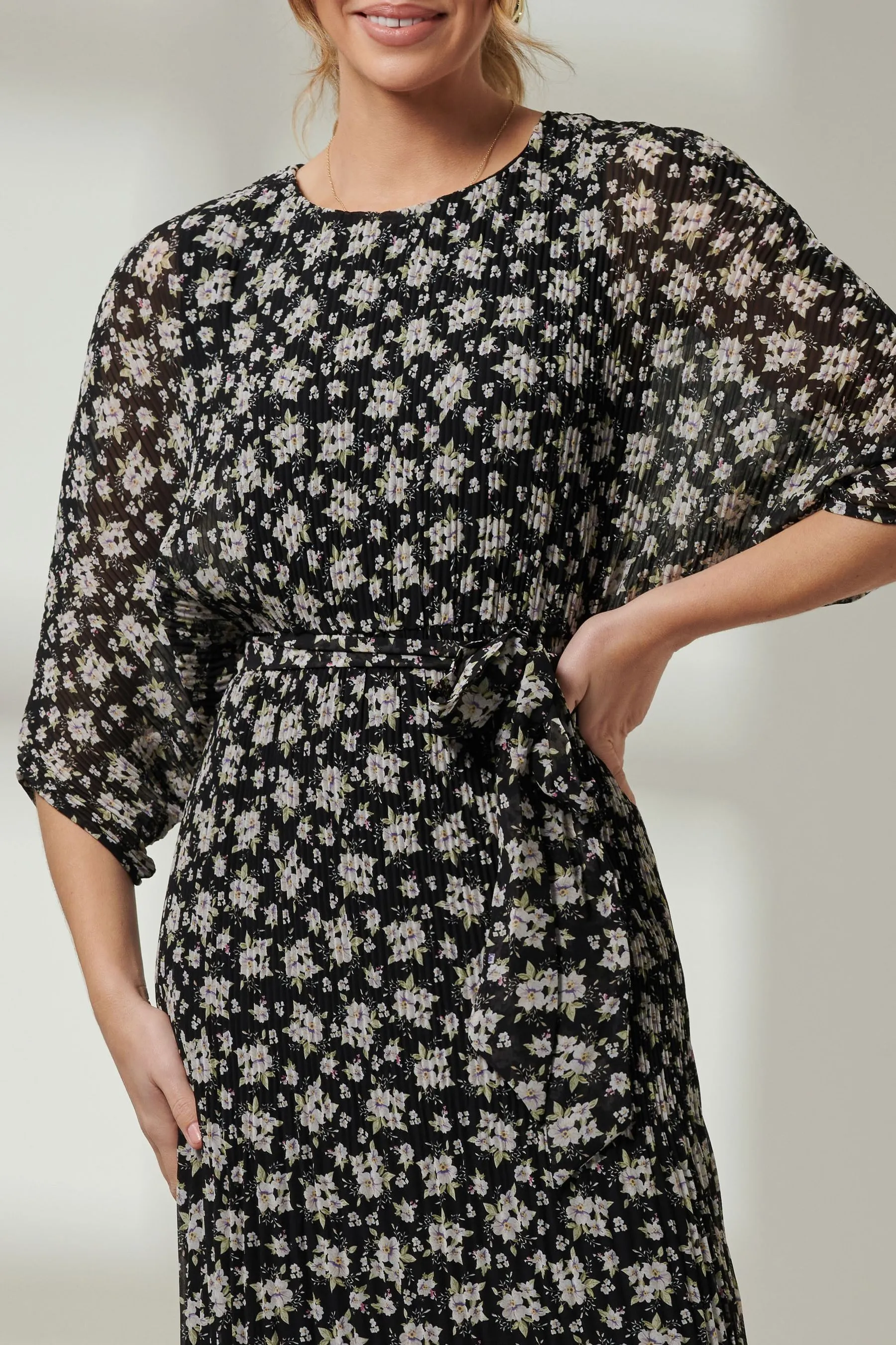 Jolie Moi A pieghe - Abito maxi in chiffon allacciato in vita