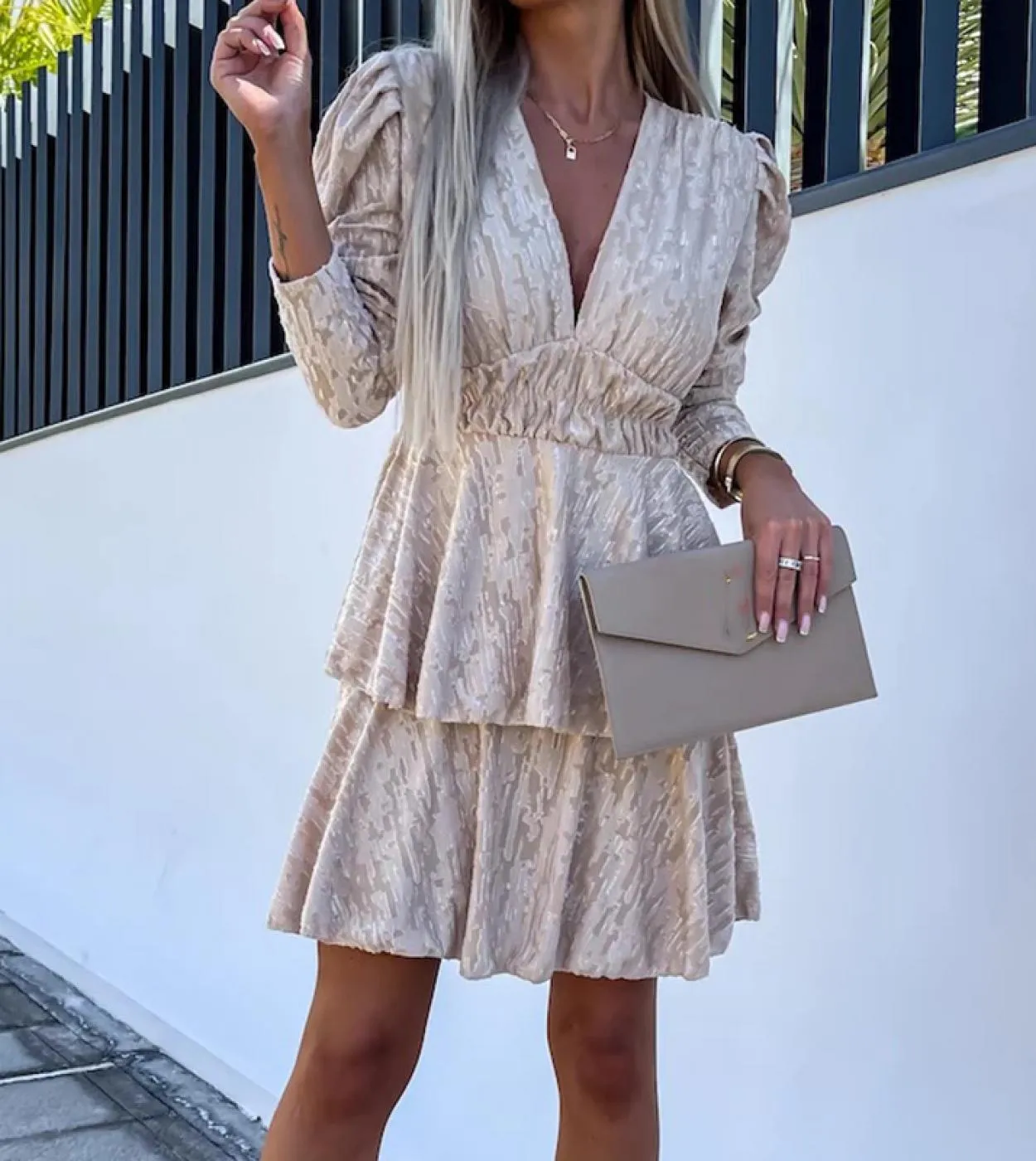 Mini abito jacquard in velluto moda donna Abito da sera plissettato a maniche lunghe casual Elegante scollo a V elastico in vita