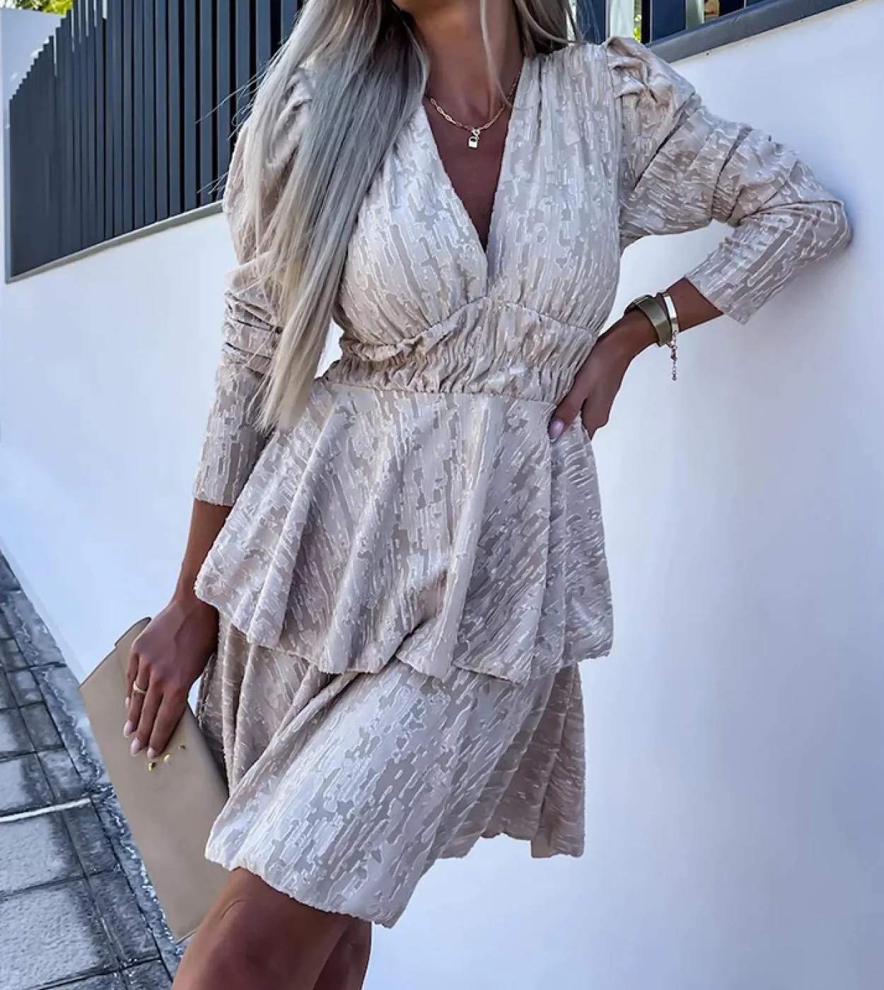Mini abito jacquard in velluto moda donna Abito da sera plissettato a maniche lunghe casual Elegante scollo a V elastico in vita