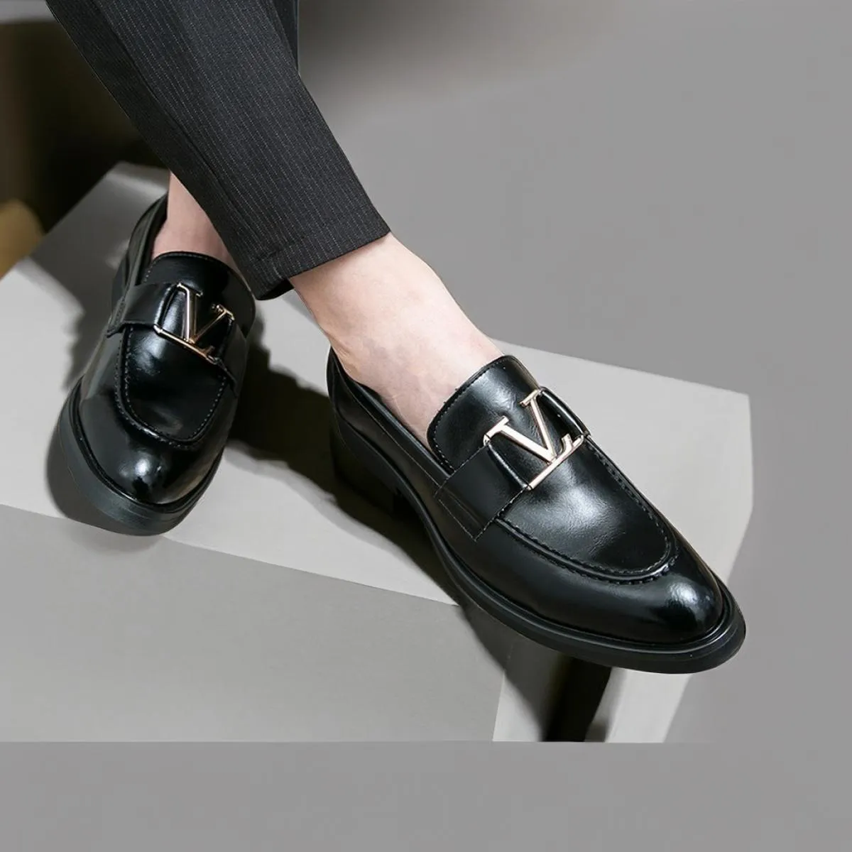 Nuovi mocassini neri da uomo scarpe in pelle pu business marrone rosso traspirante slip on scarpe solide fatte a mano spedizione