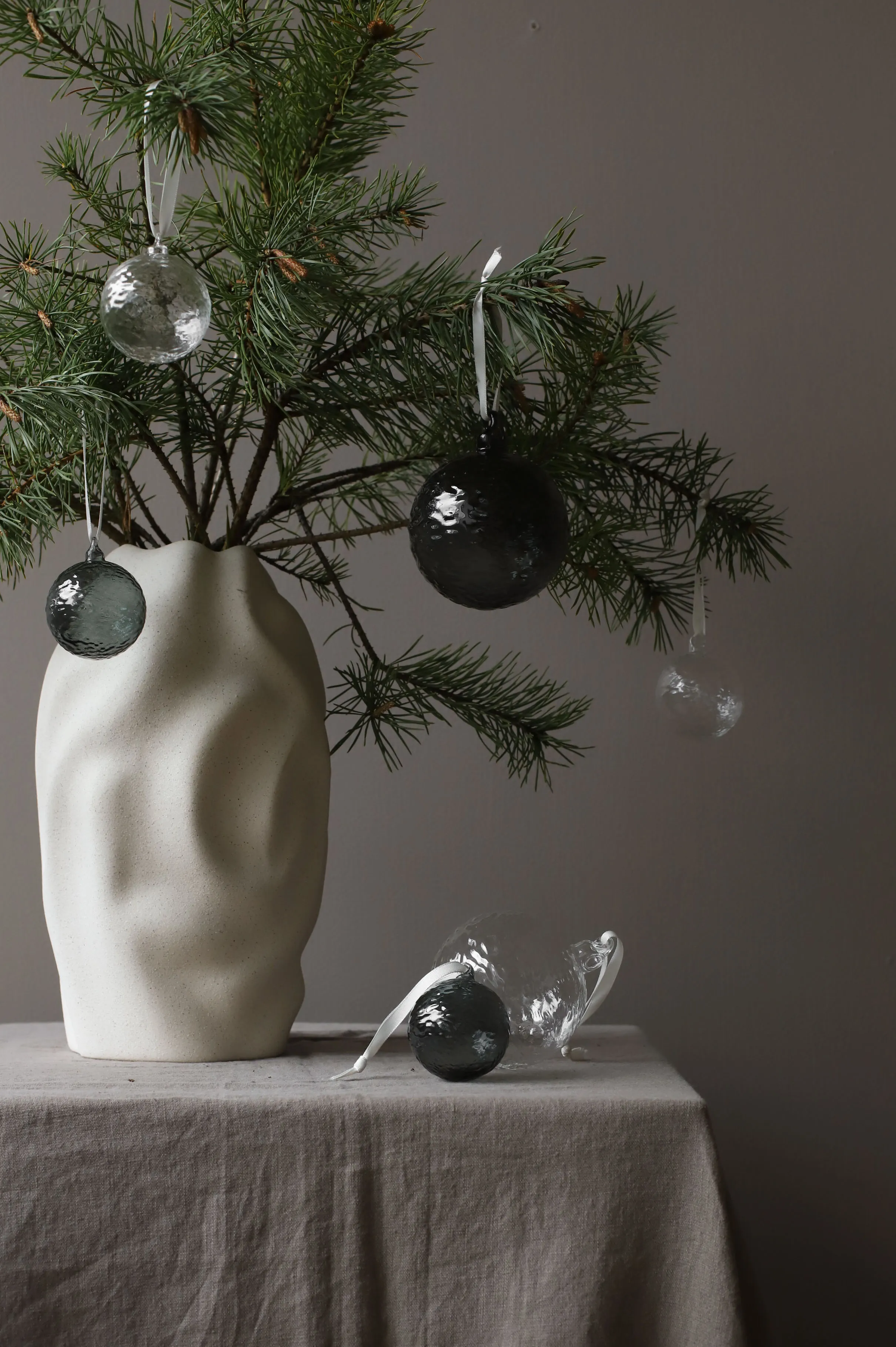 Pallina di Natale Gry Marble Ø5 cm.jq{font-size:18px}Trasparente