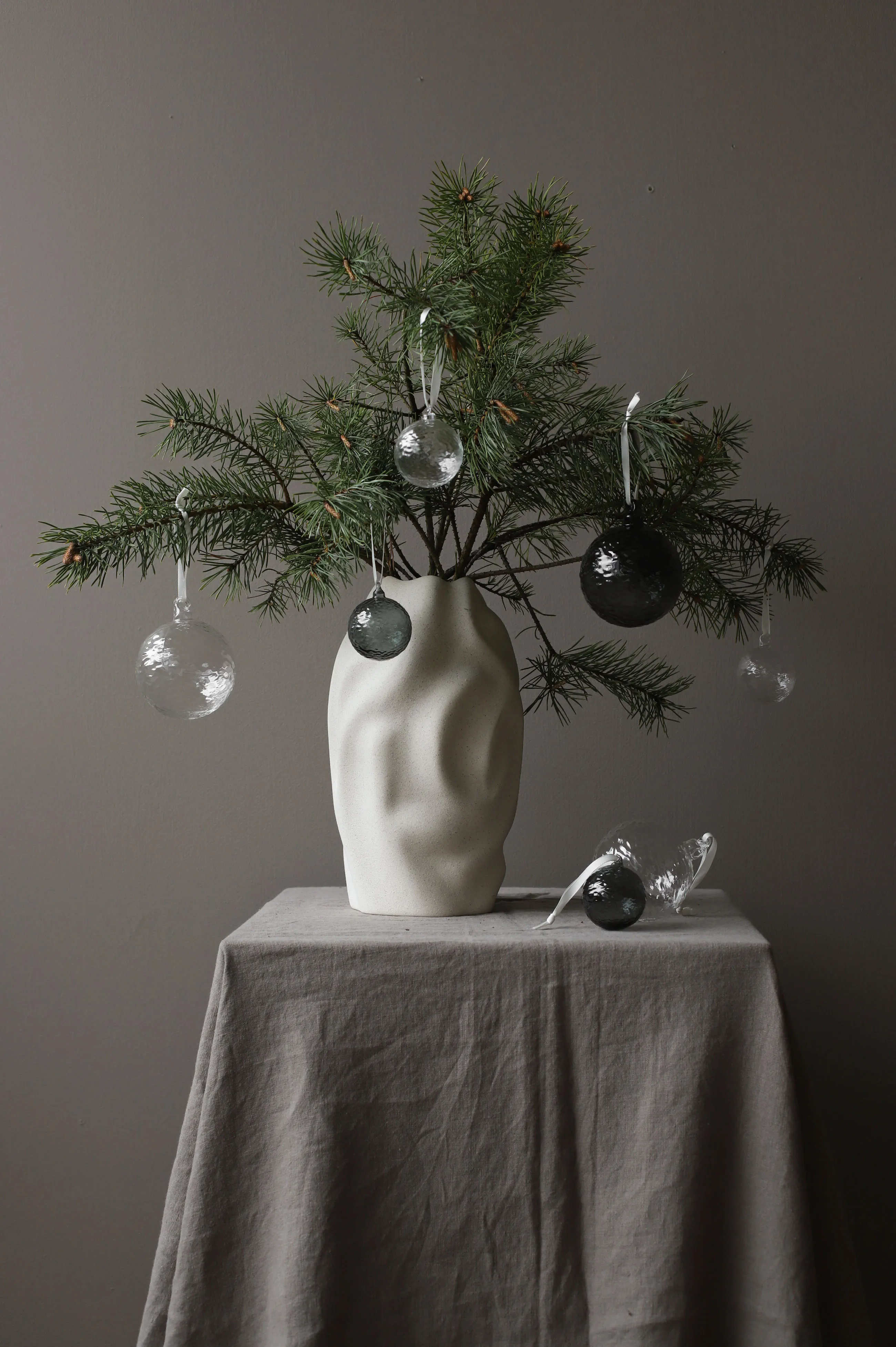 Pallina di Natale Gry Marble Ø5 cm.jq{font-size:18px}Trasparente