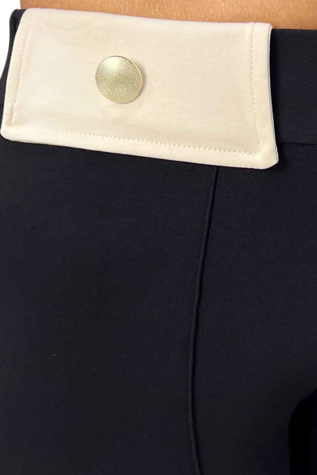 Pantalone donna a zampa vita alta bicolor tessuto bistretch con pattina beige e bottone oro