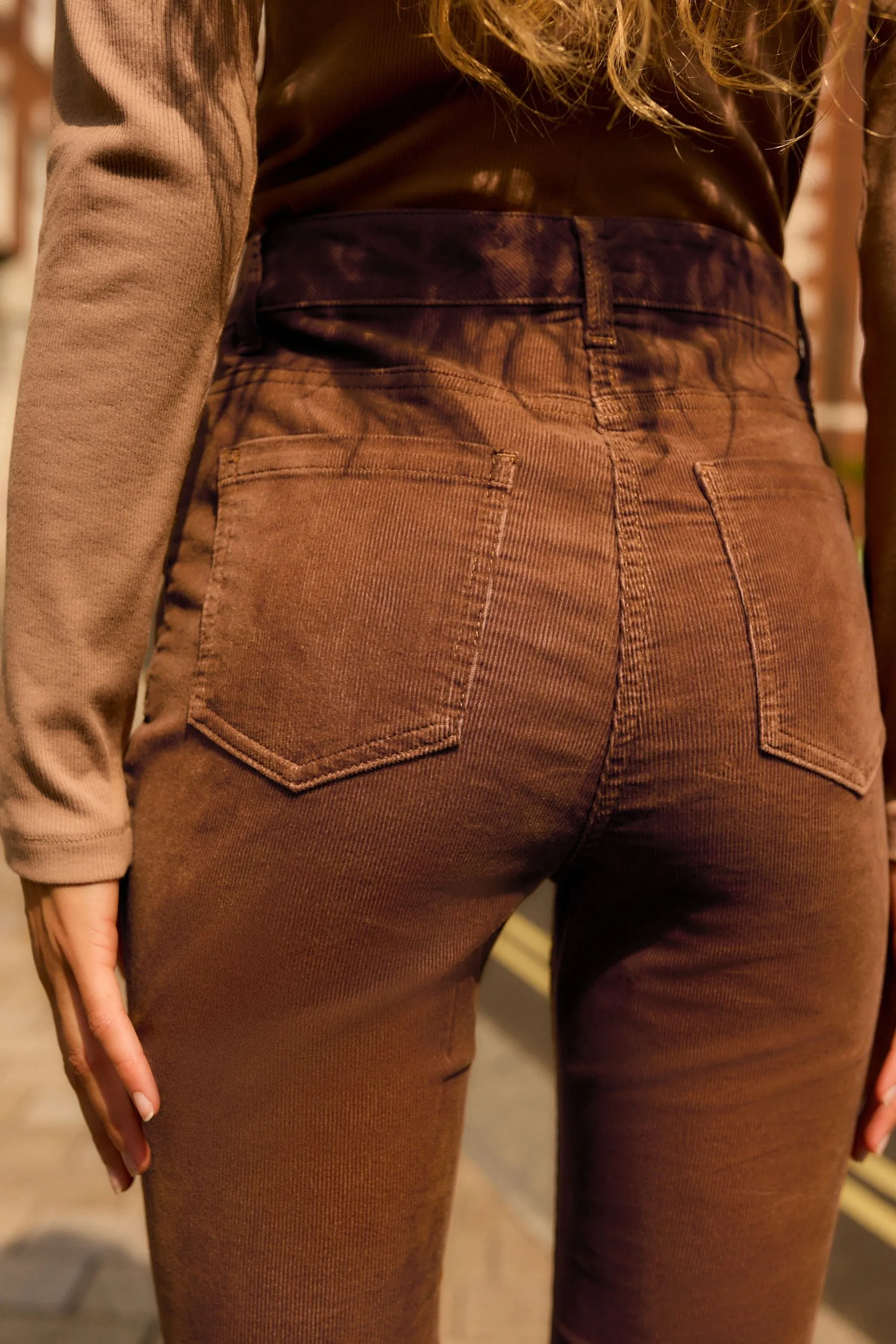 Pantaloni a zampa in velluto a coste    
