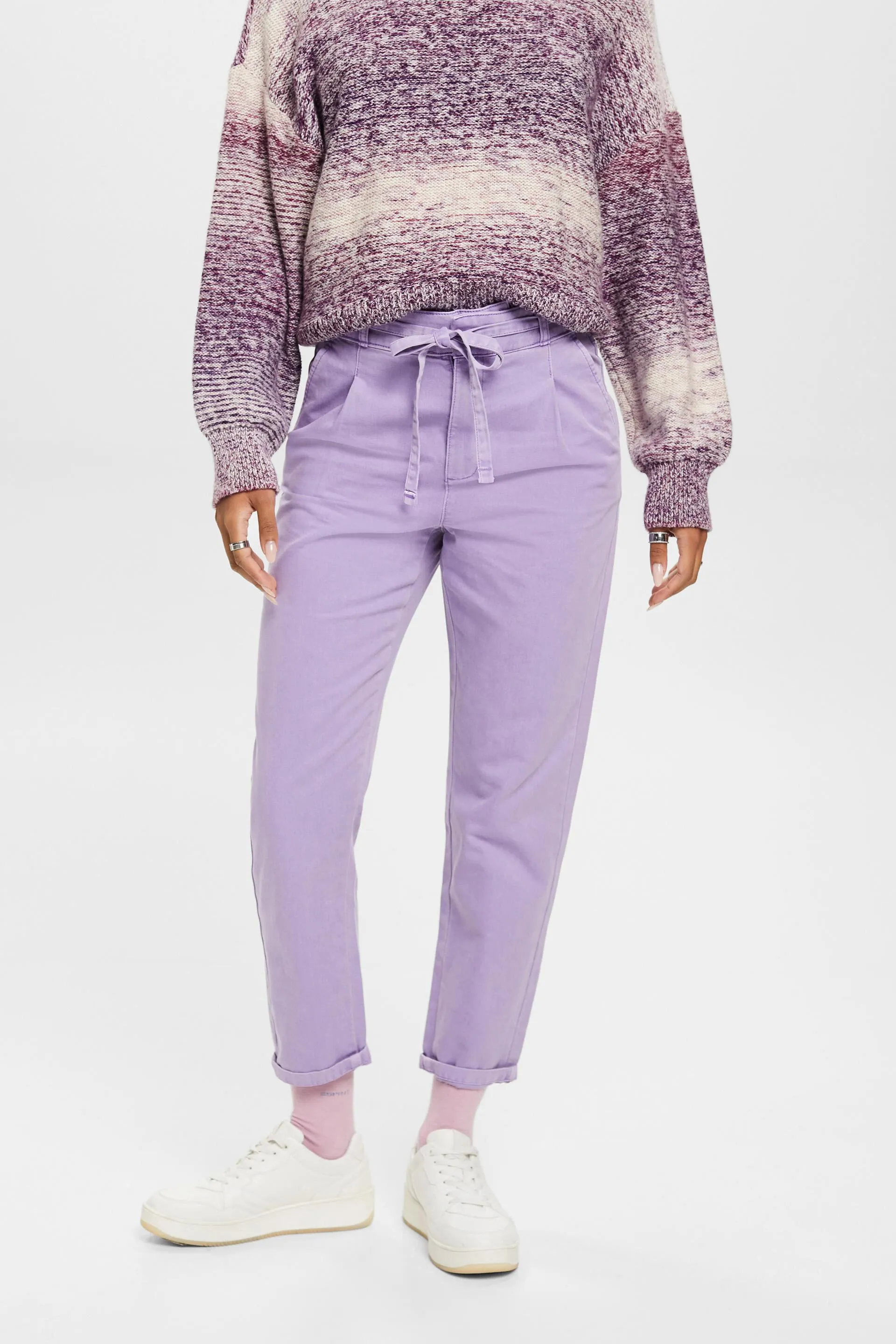 Pantaloni chino con cintura da annodare