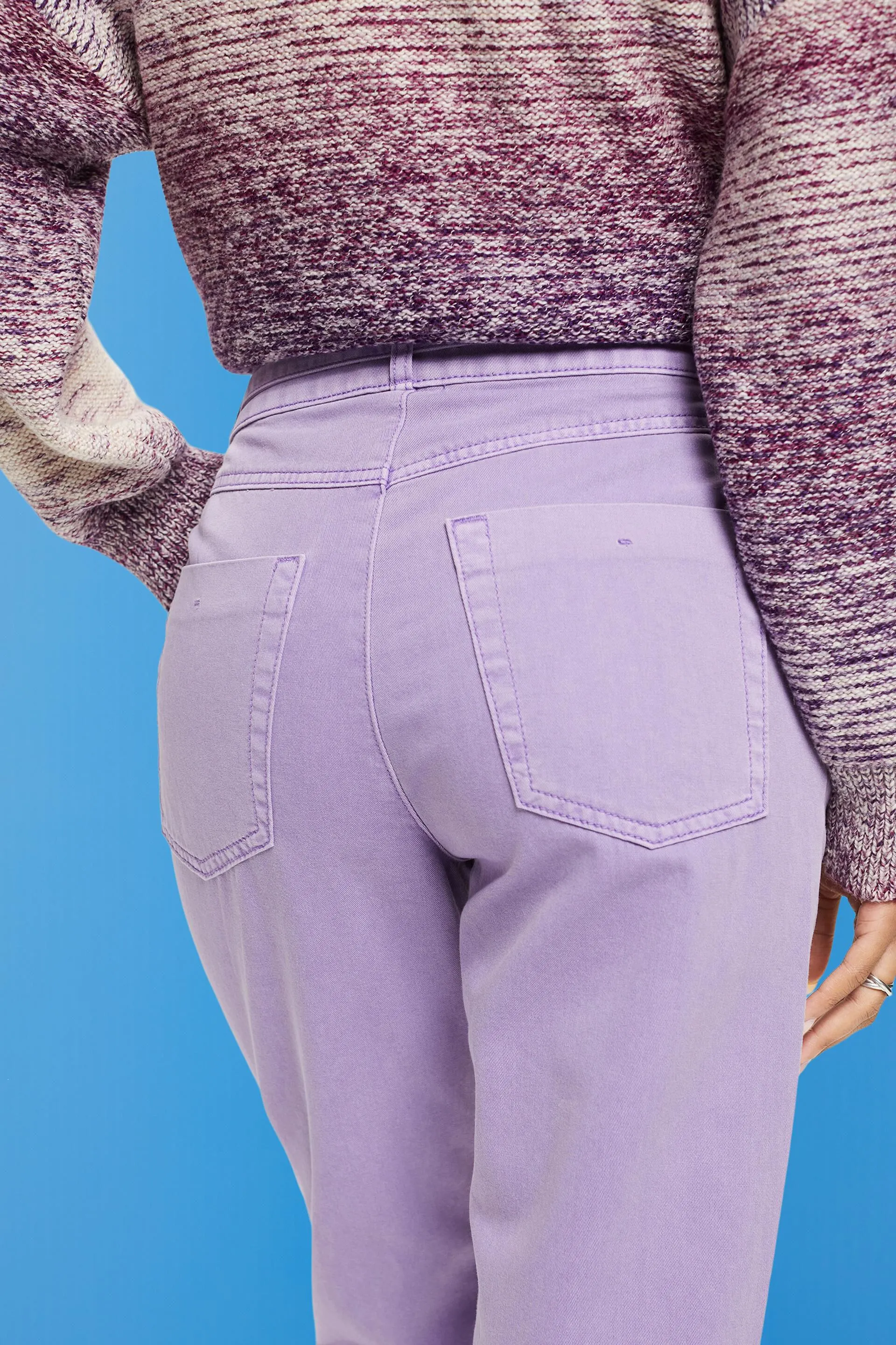 Pantaloni chino con cintura da annodare
