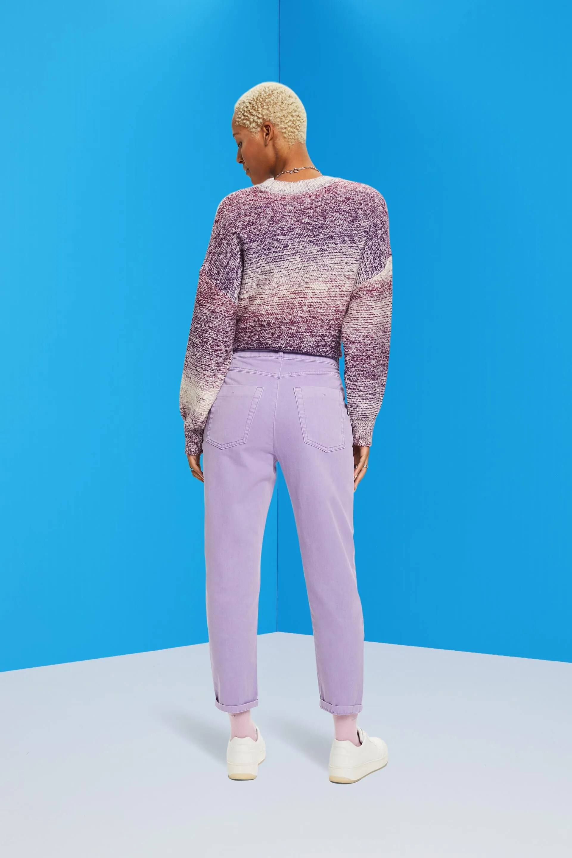 Pantaloni chino con cintura da annodare