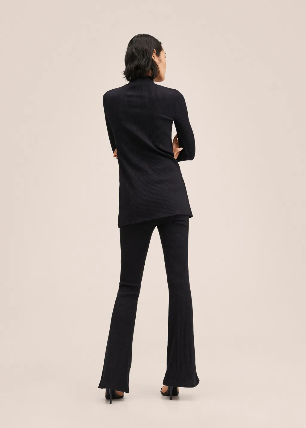 Pantaloni scampanati a coste