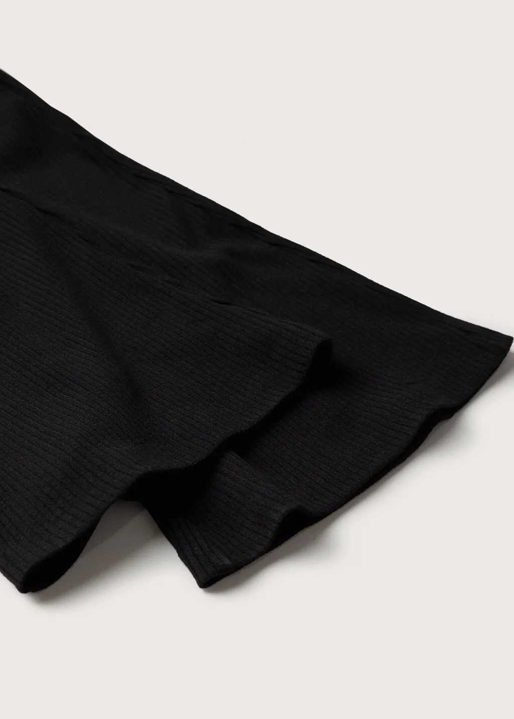 Pantaloni scampanati a coste