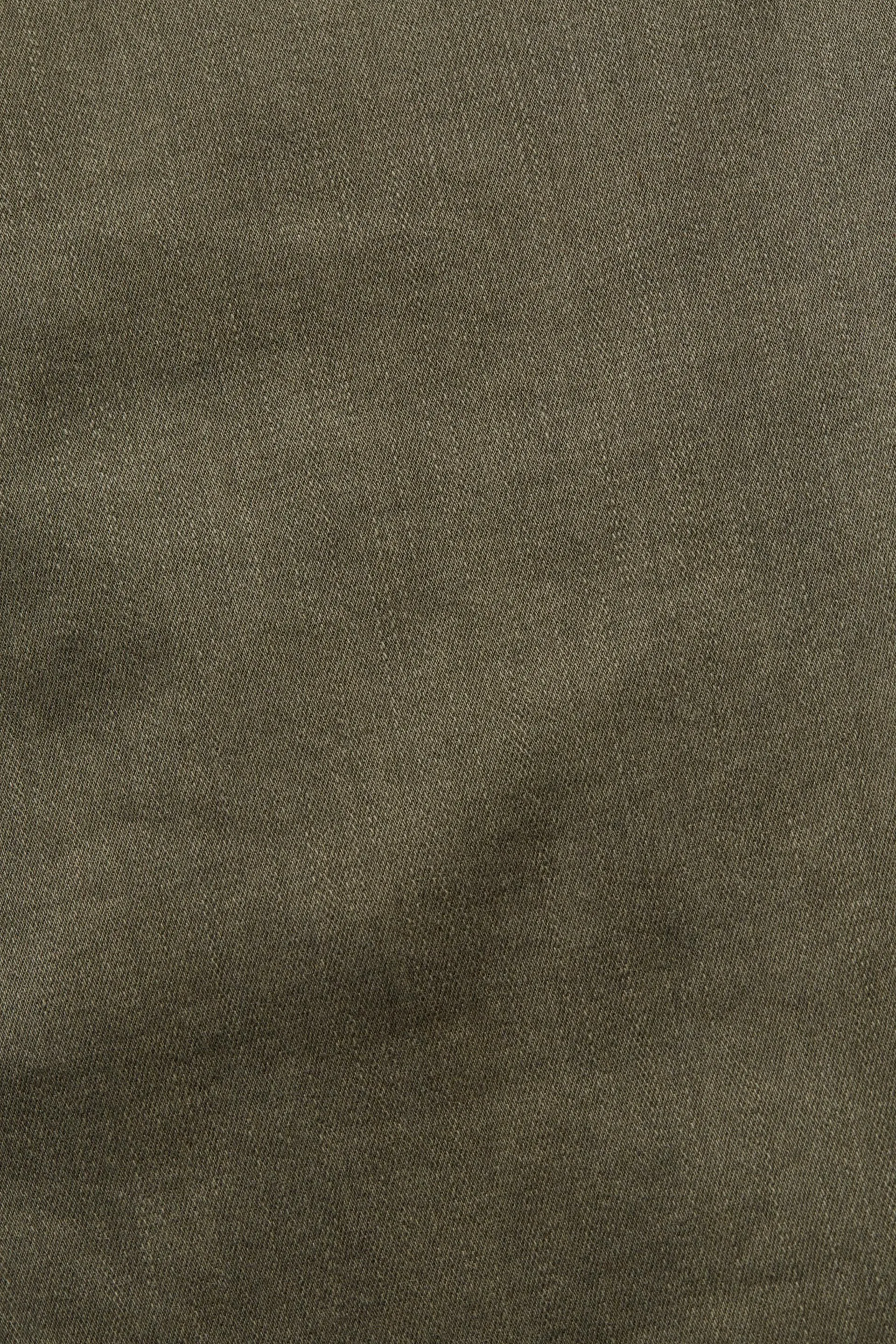 Pantaloni skinny a vita media