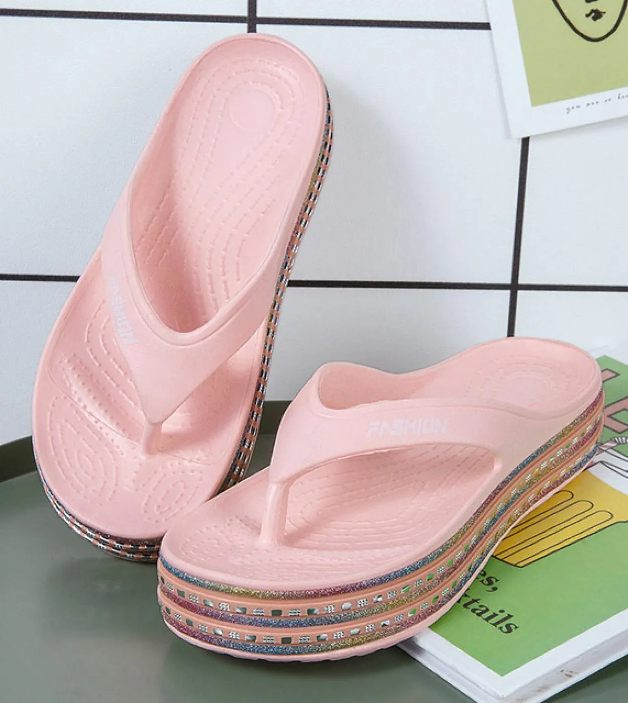 Pantofole con plateau da donna Scarpe estive da pavimento per la casa Infradito da spiaggia da donna Soft Eva Suola spessa Moda